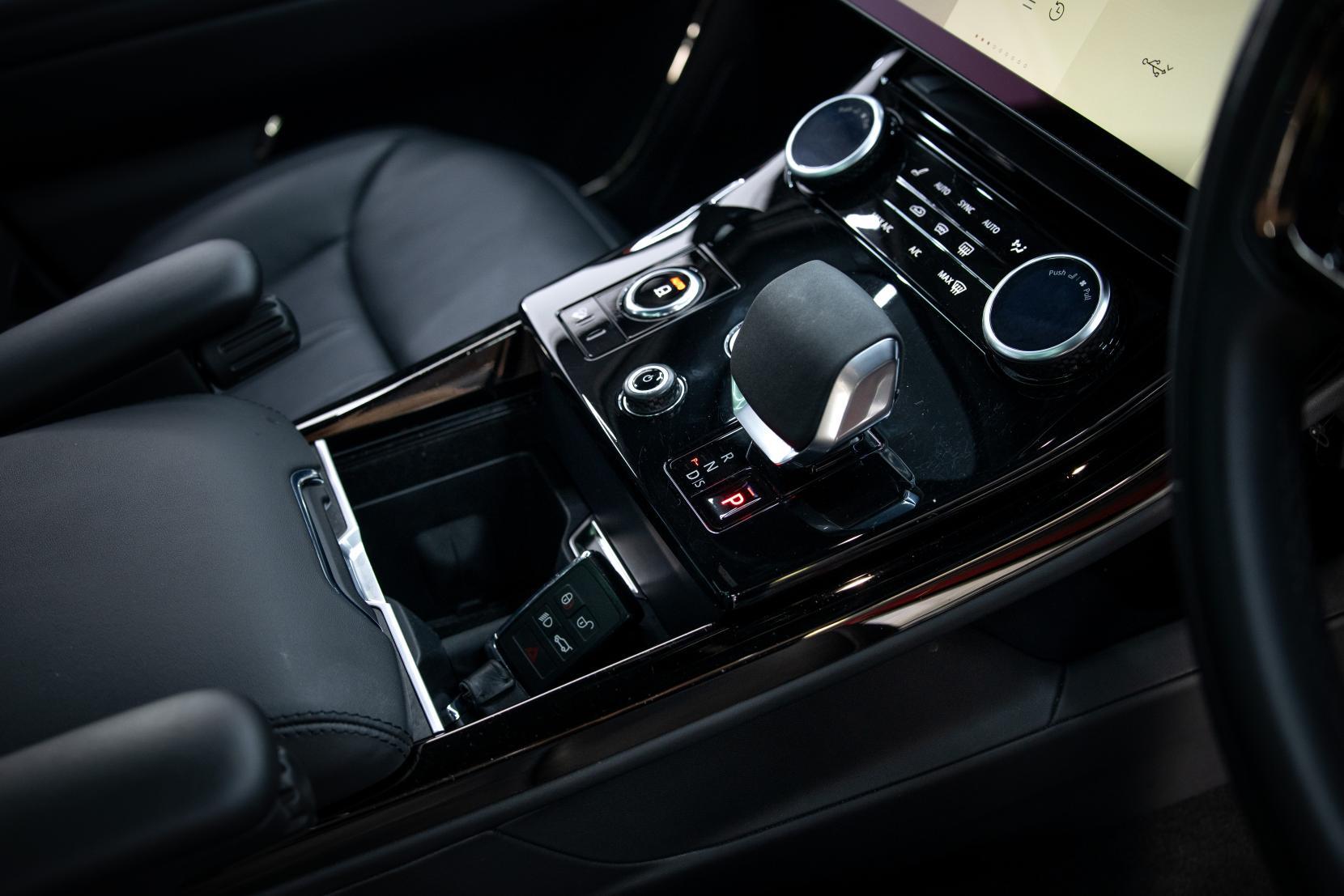 Land Rover Range Rover Sport view 5