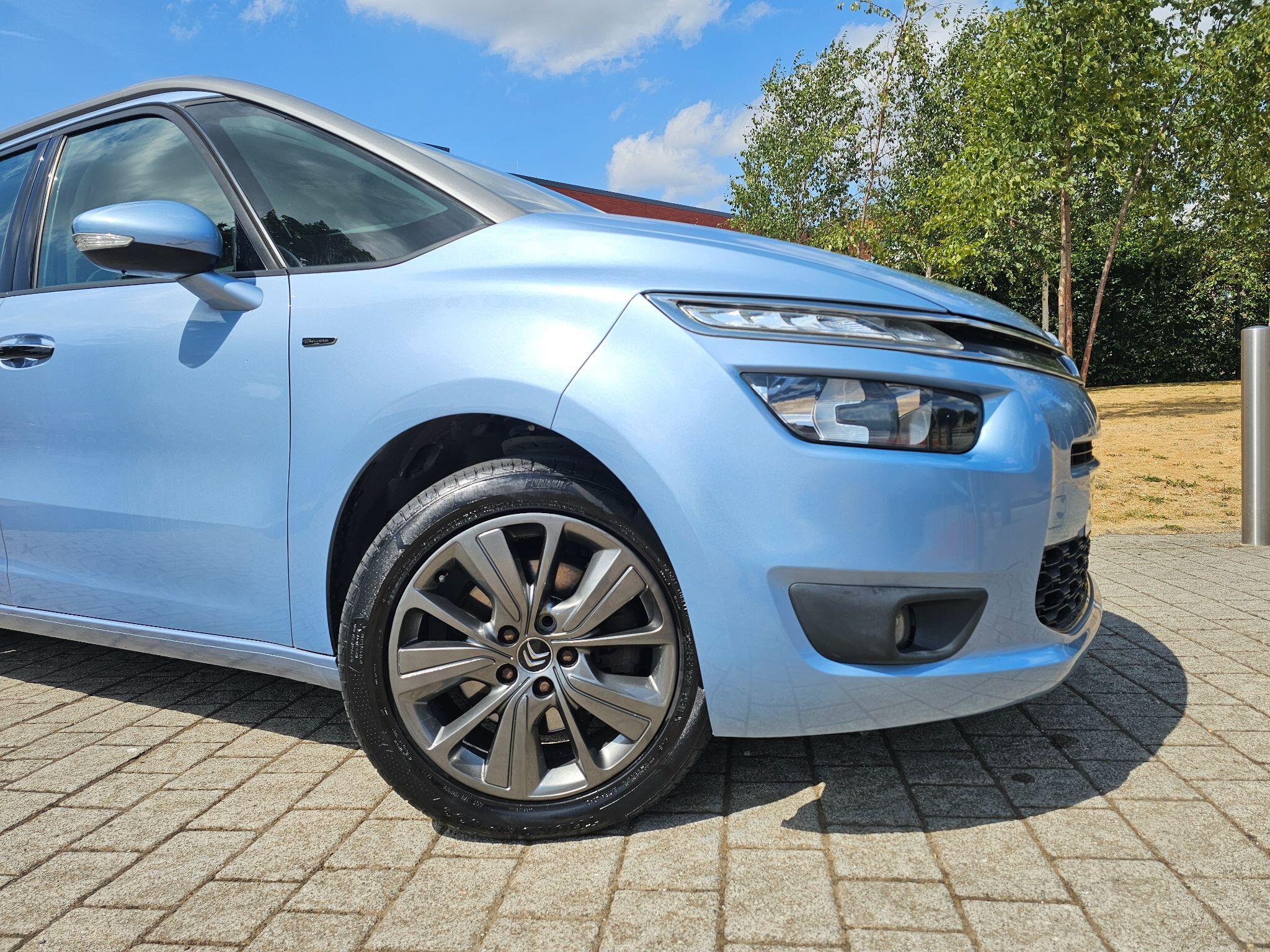 Citroen Grand C4 Picasso view 3
