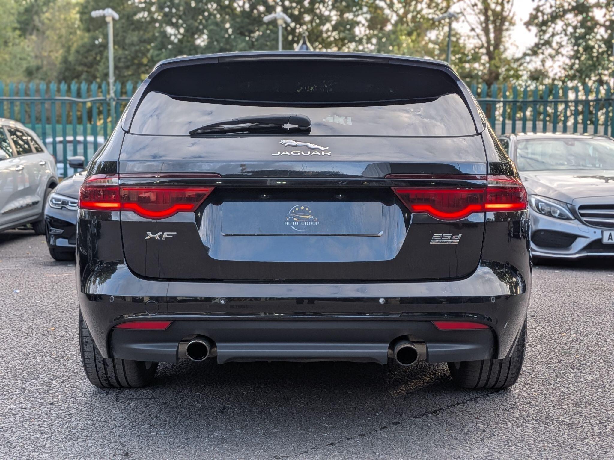 Jaguar XF view 11