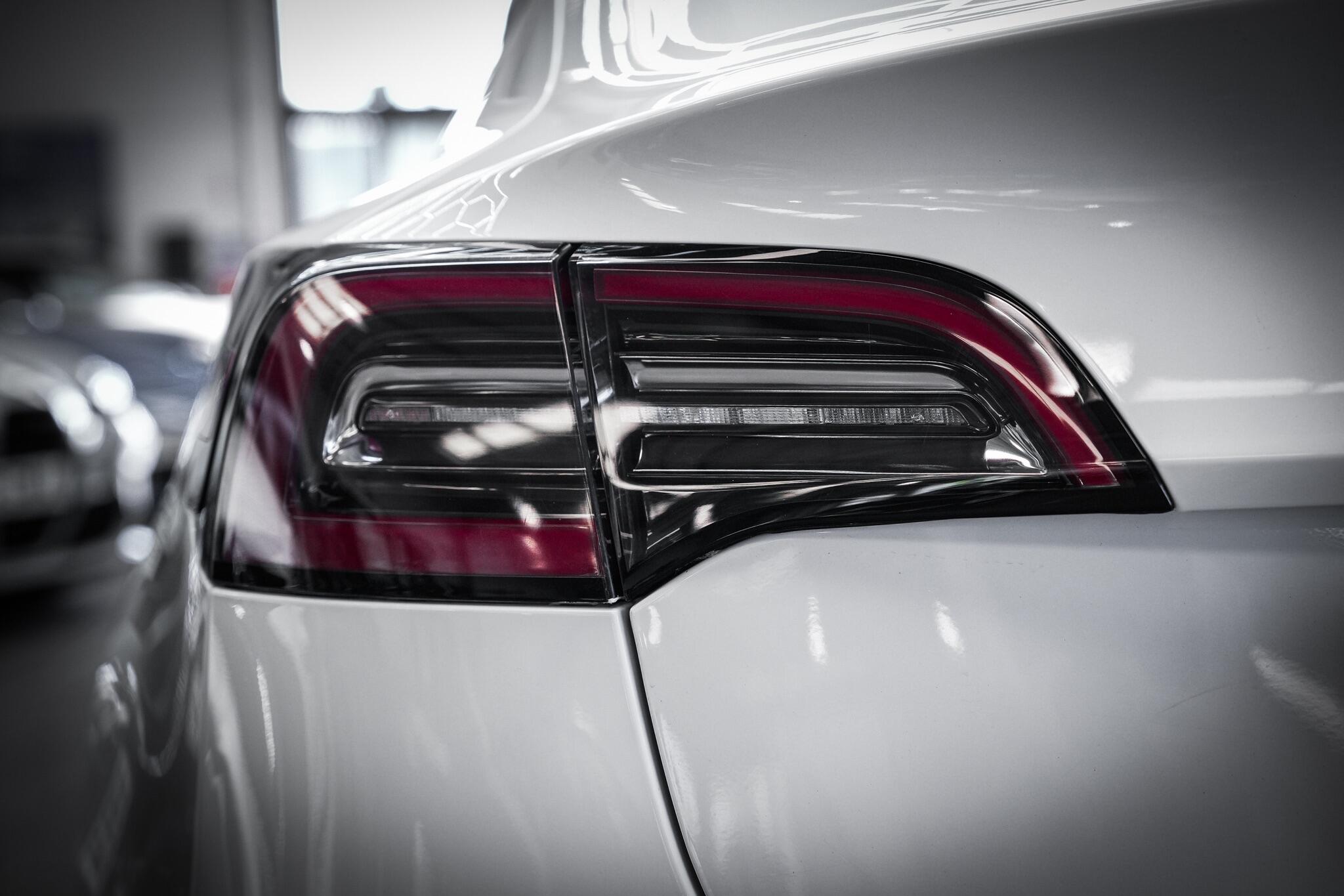 Tesla Model 3 view 38