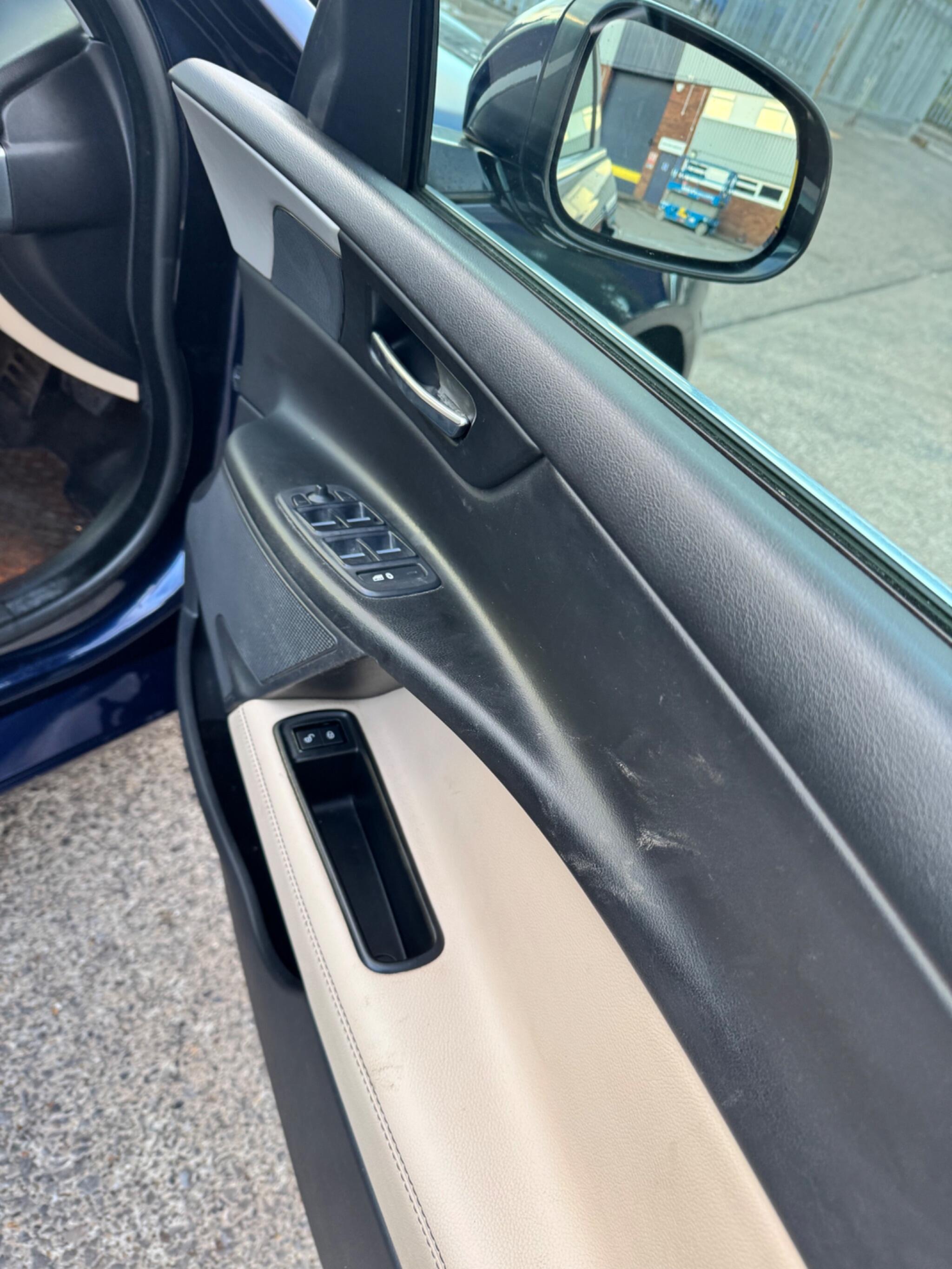 Jaguar Xe view 41