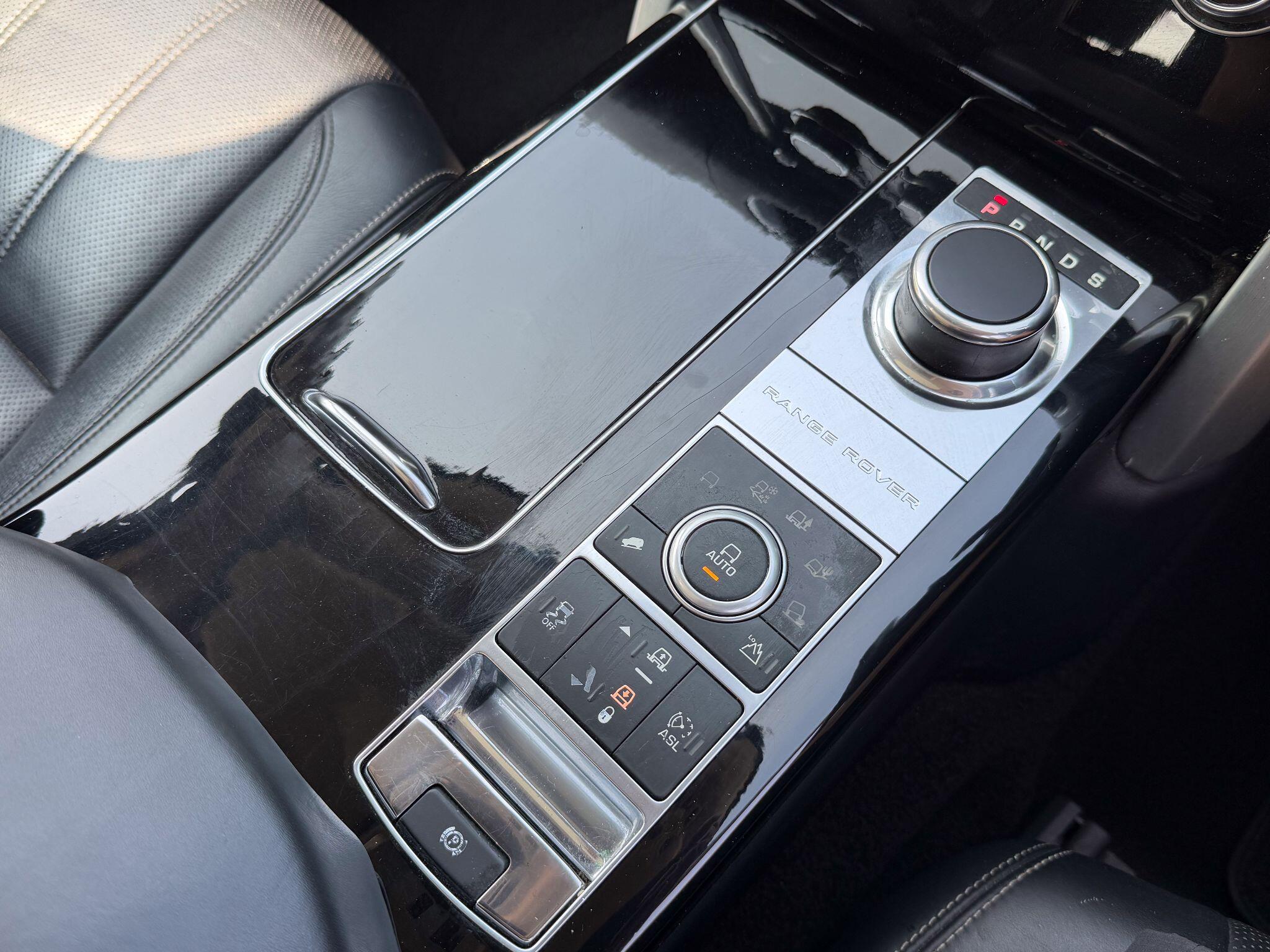 Land Rover Range Rover view 32
