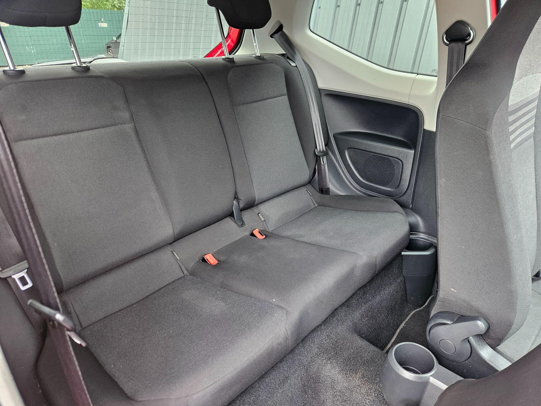 2017 Volkswagen up! image 26