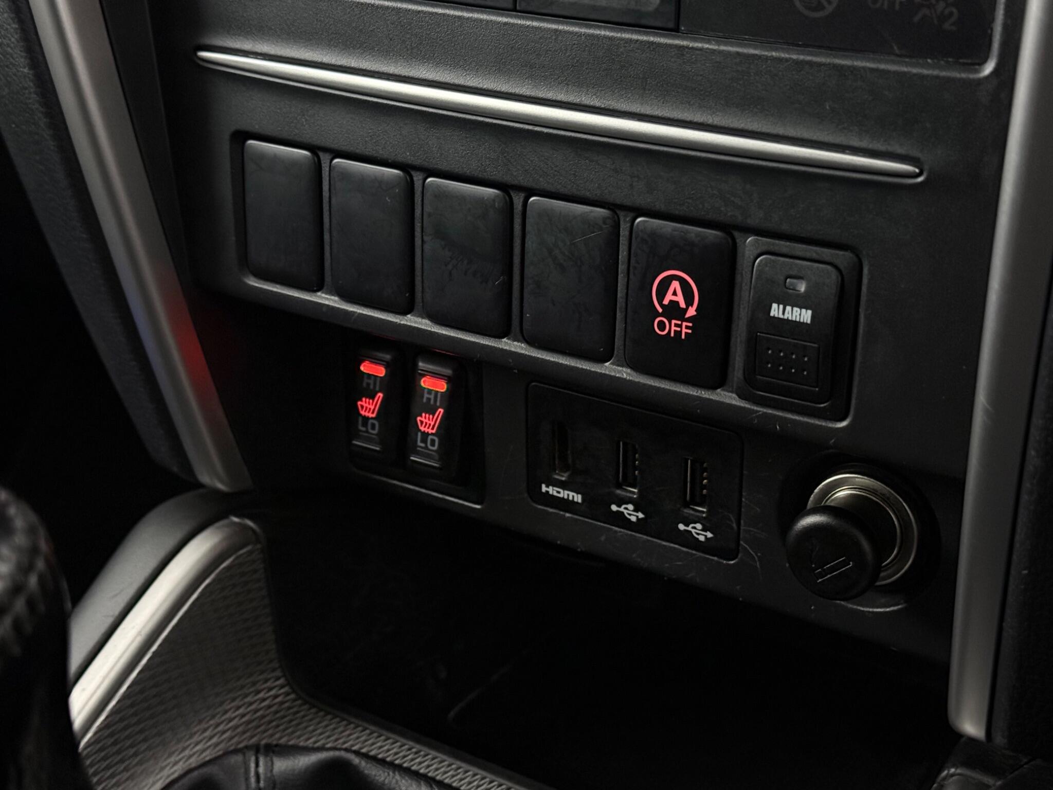 Mitsubishi L200 view 21