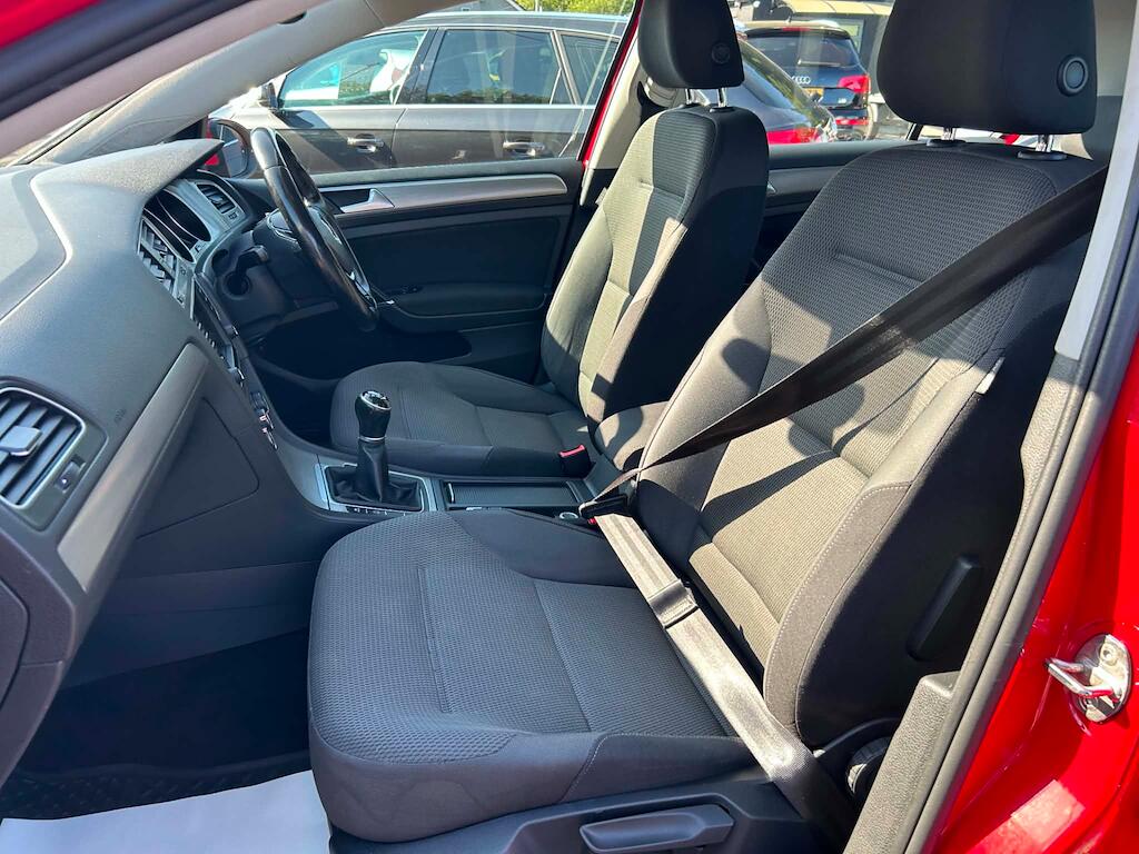 Volkswagen Golf view 18