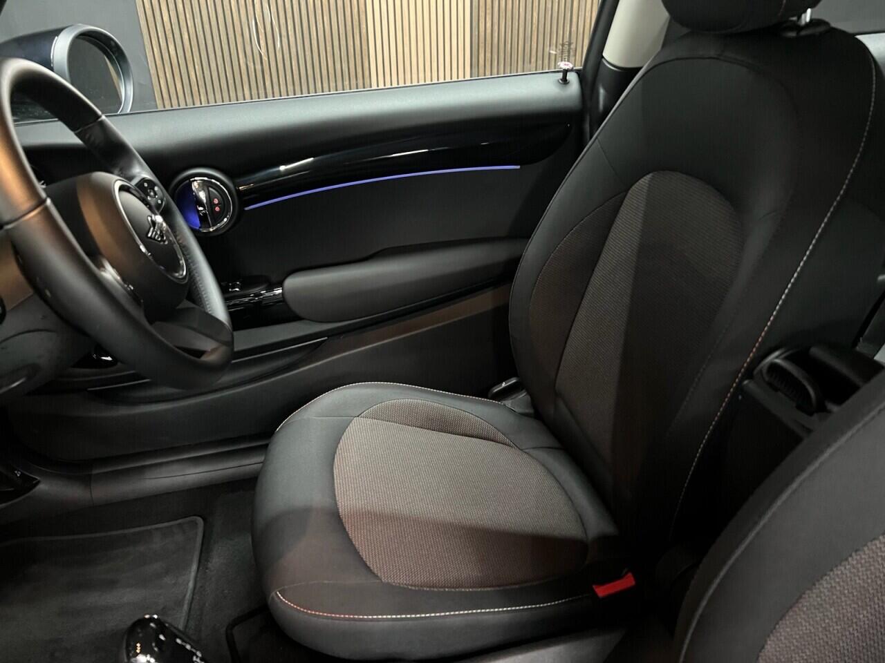 Mini Hatch view 27