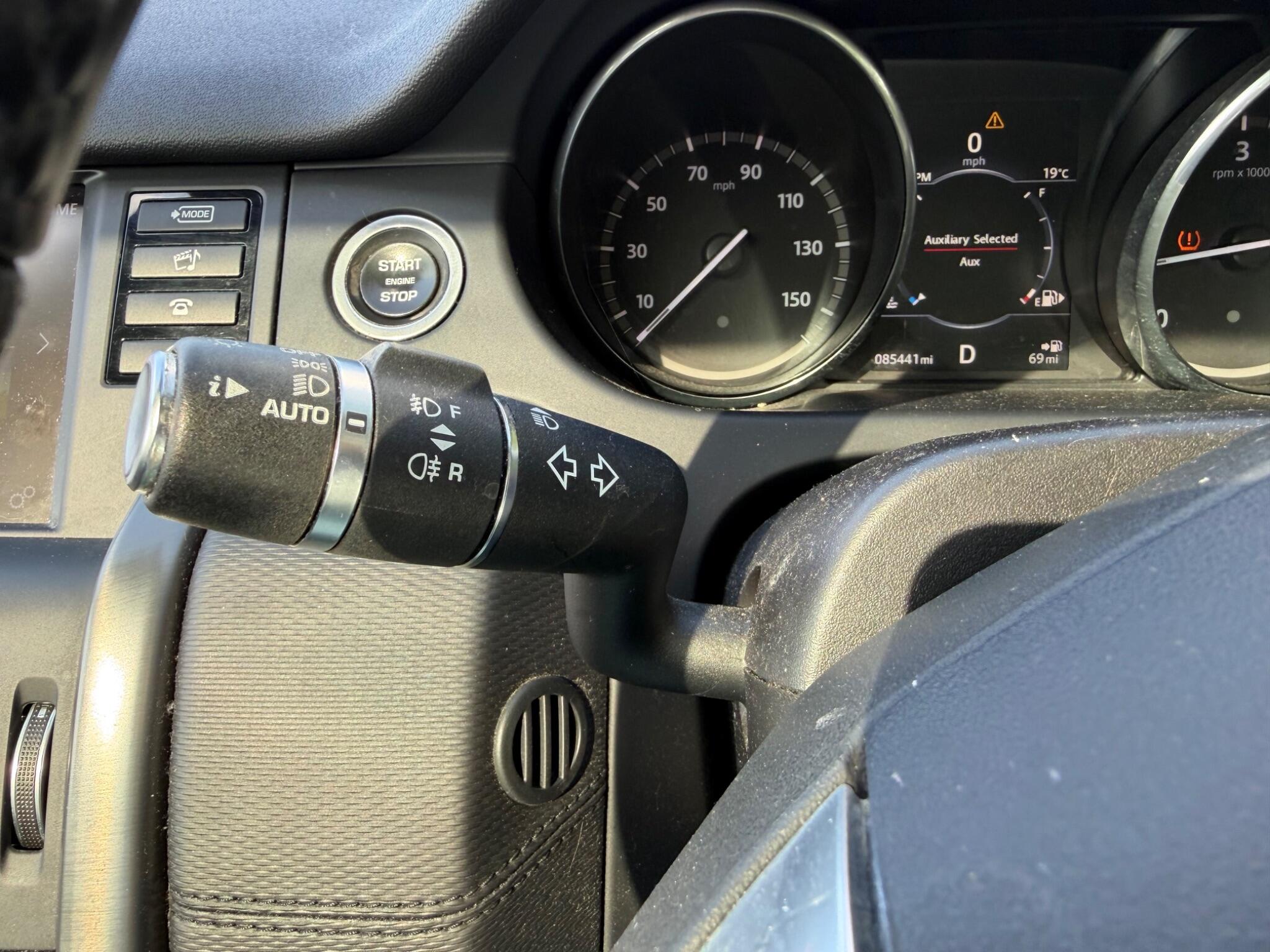 Land Rover Discovery Sport view 17