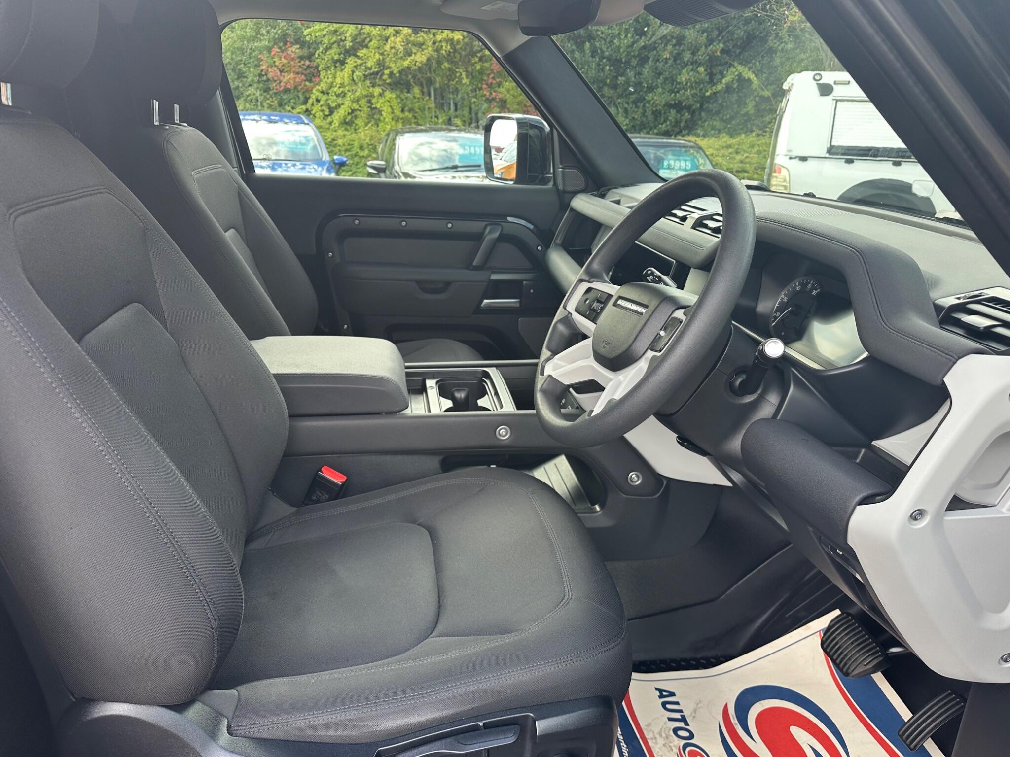 Land Rover Defender view 23