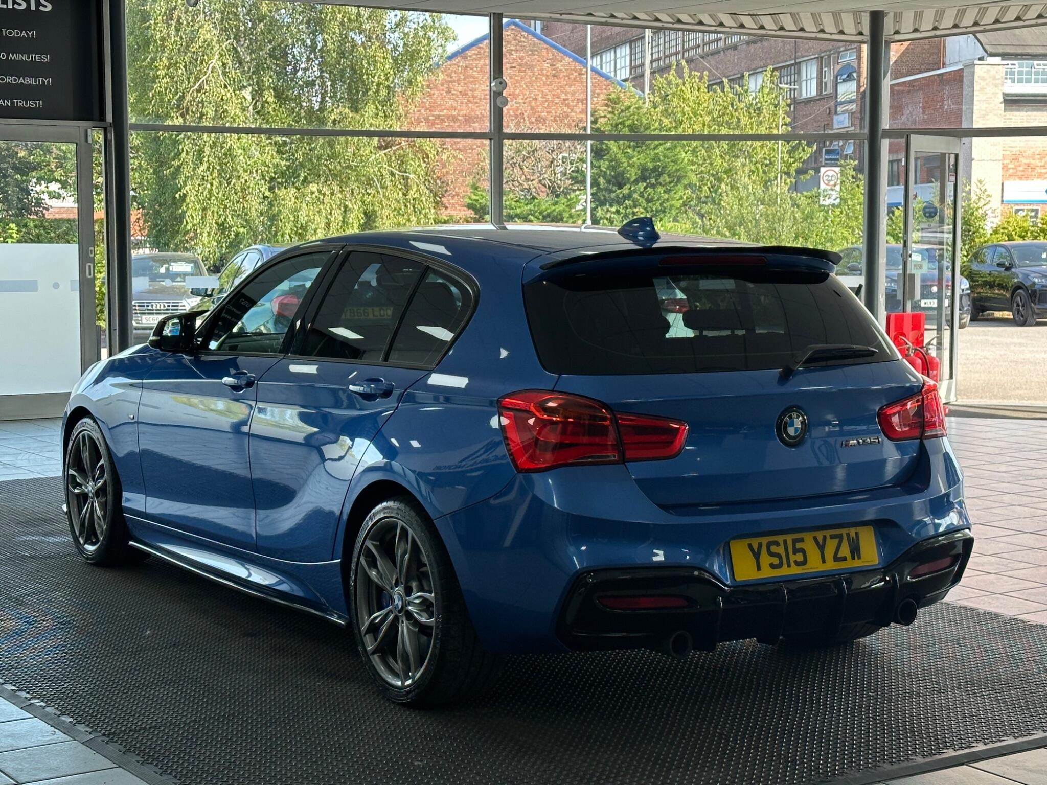 BMW 1 Series view 10