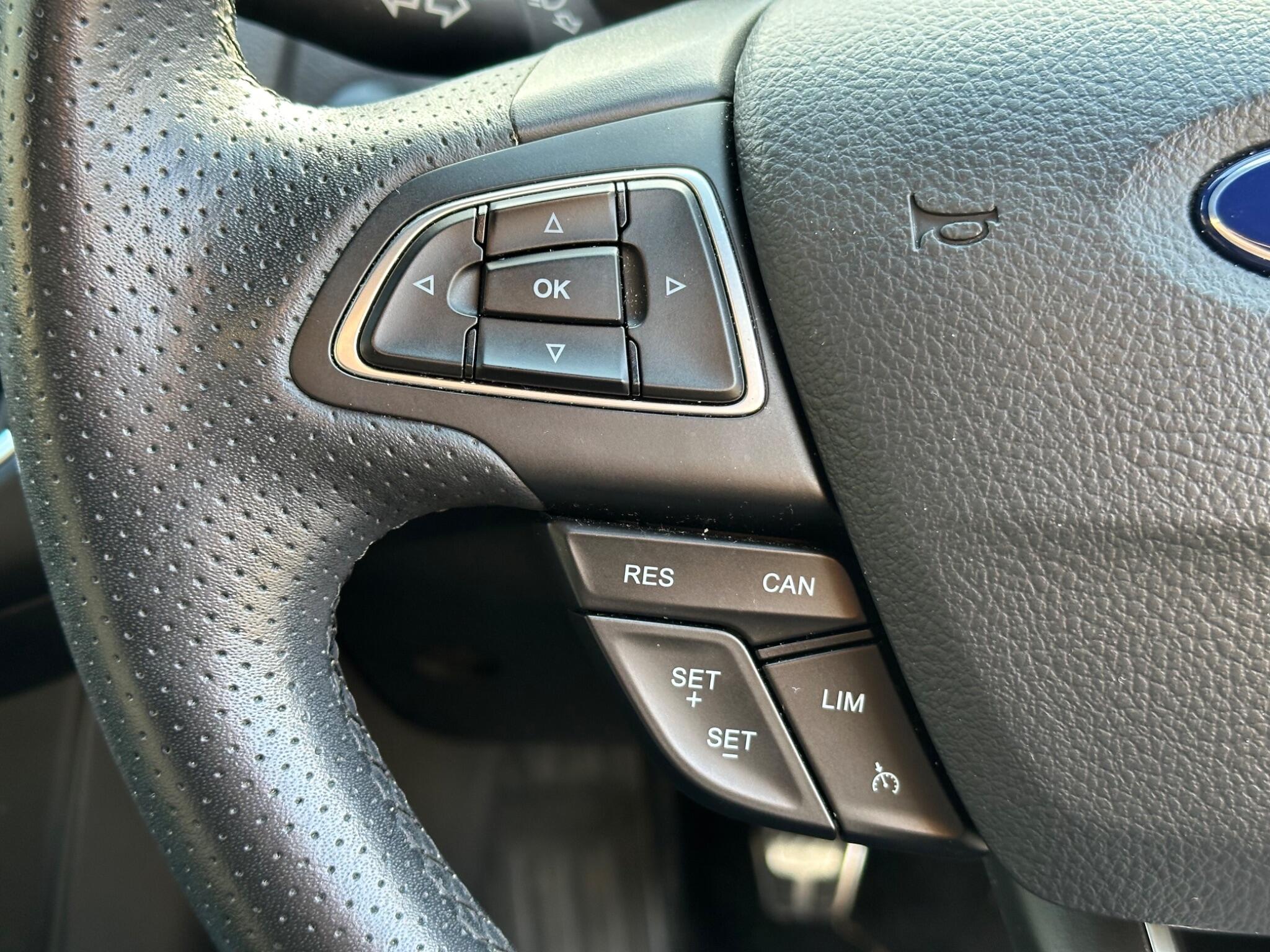 Ford Focus view 19