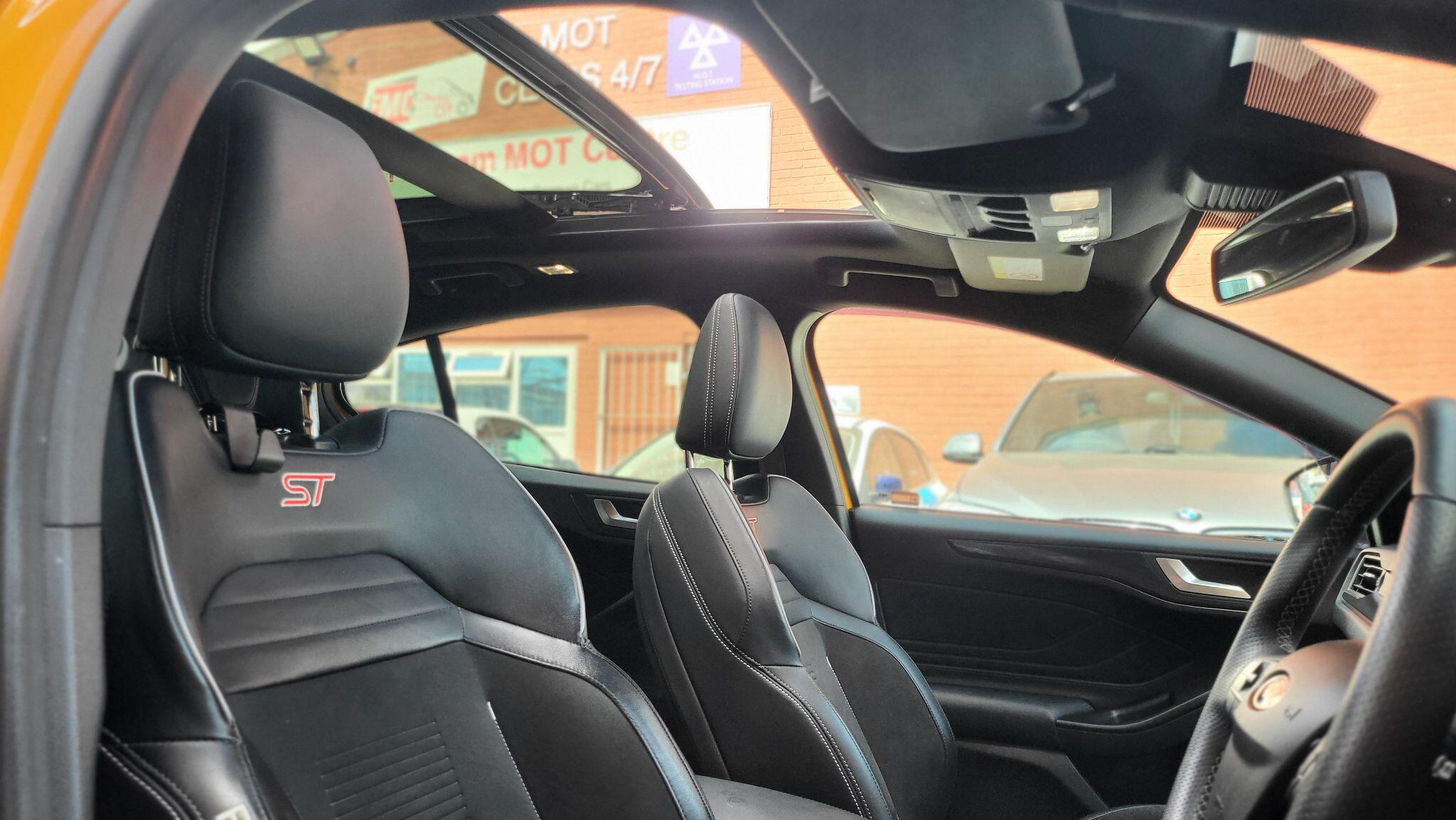Ford Focus view 19