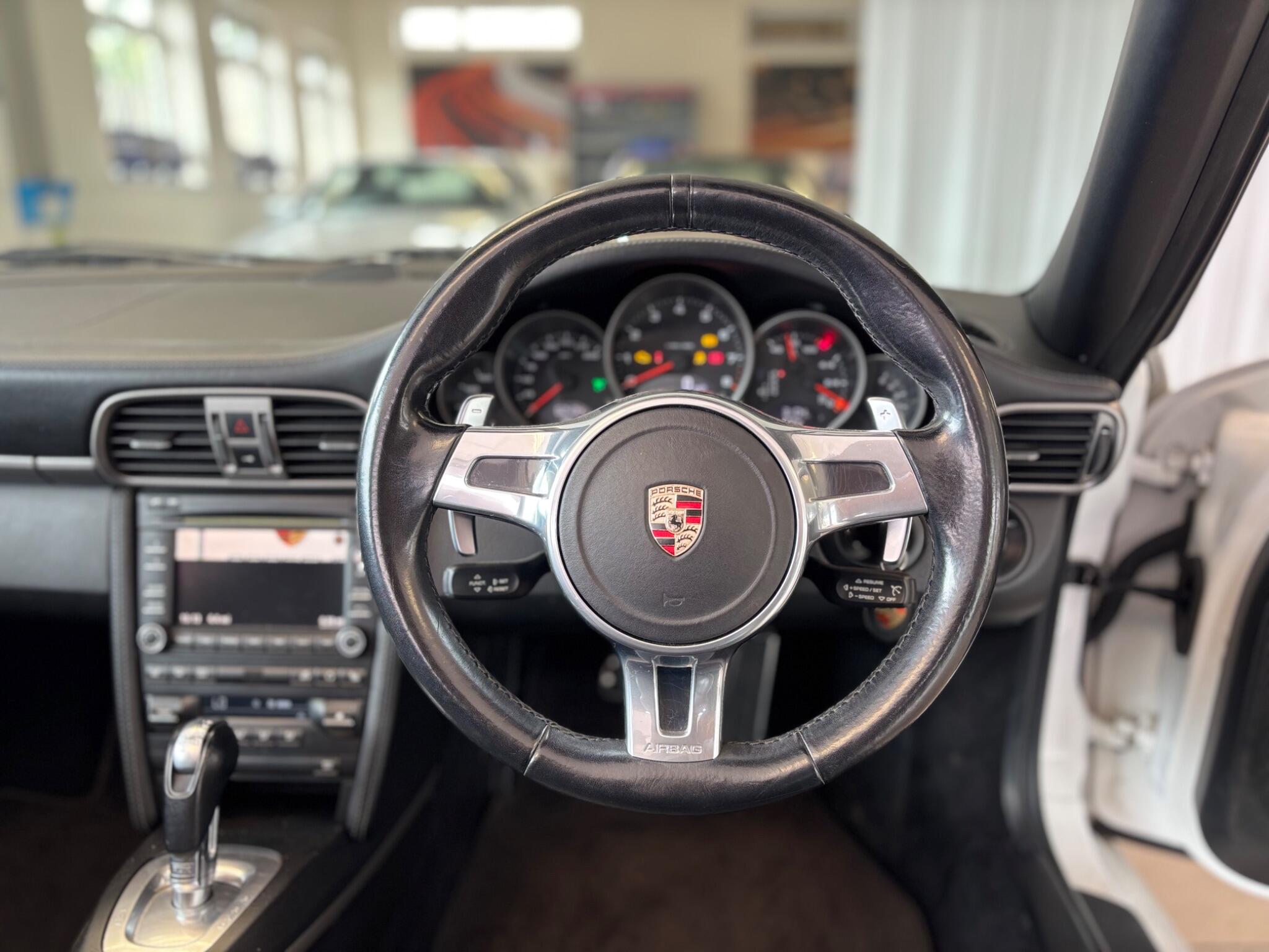 Porsche 911 view 26
