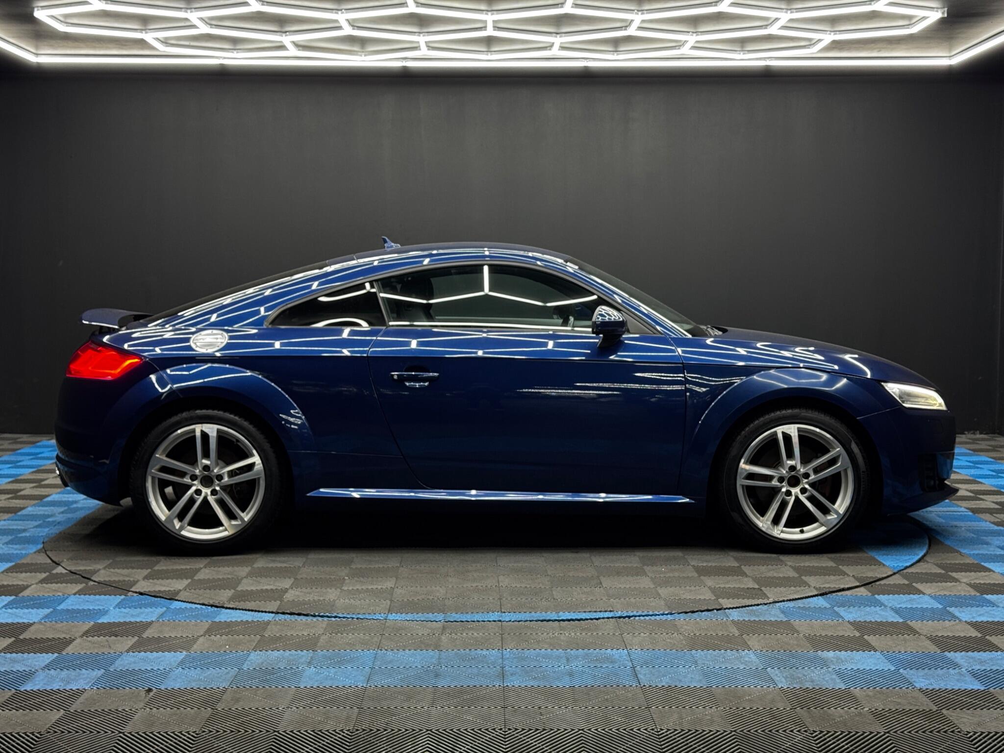 Audi TT view 4