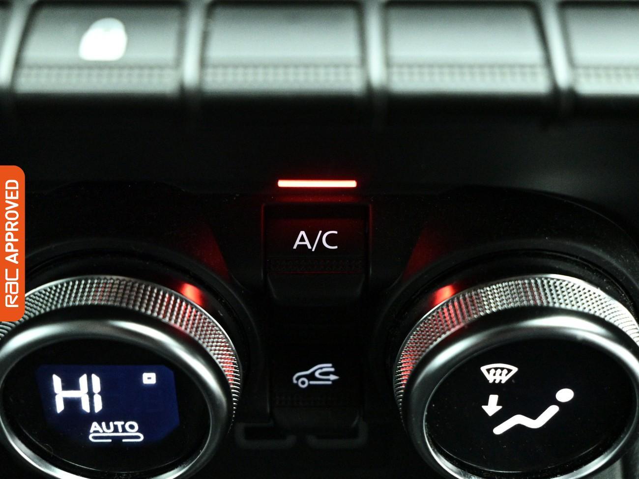 Renault Clio view 17