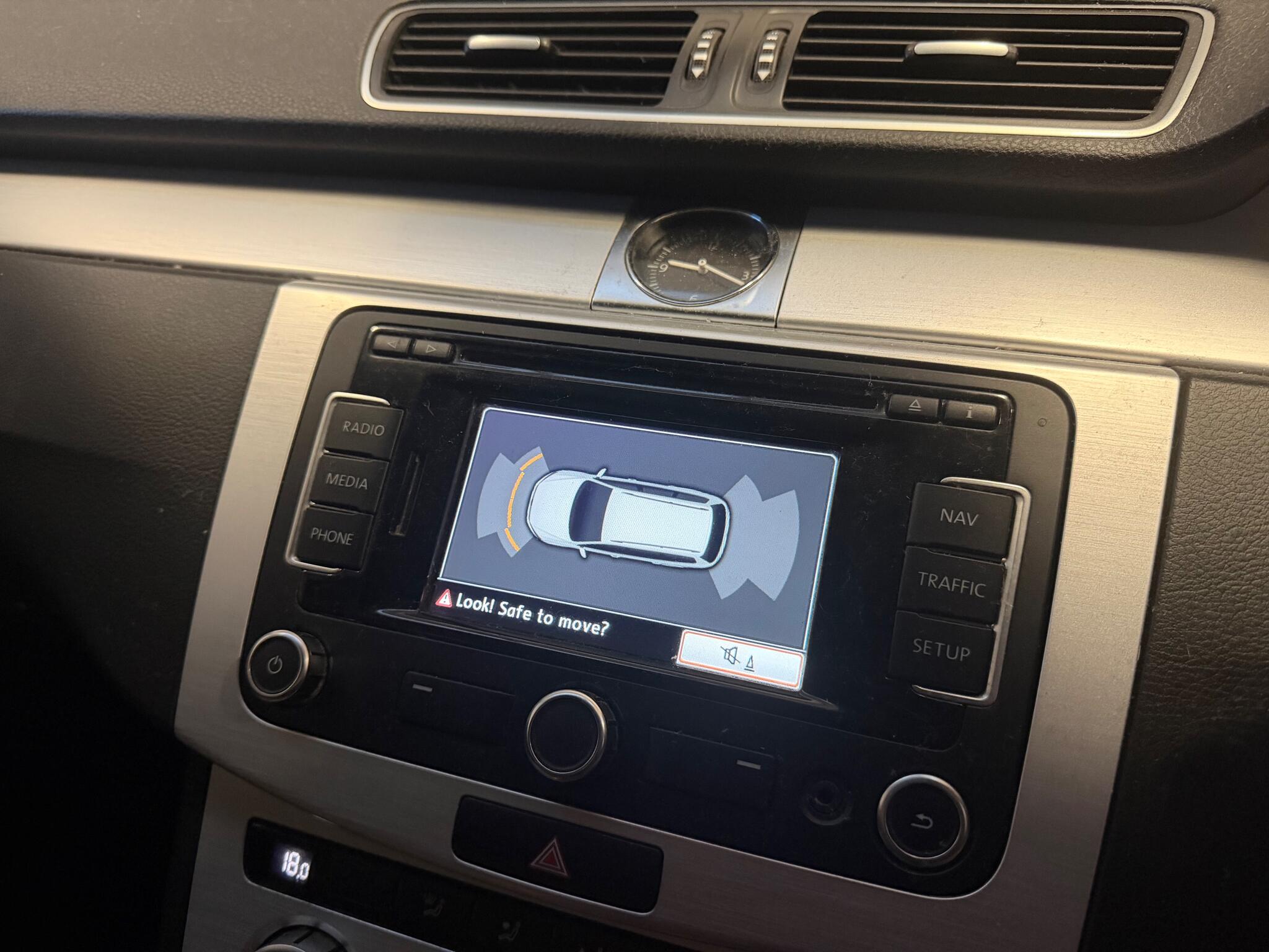 Volkswagen Passat view 16