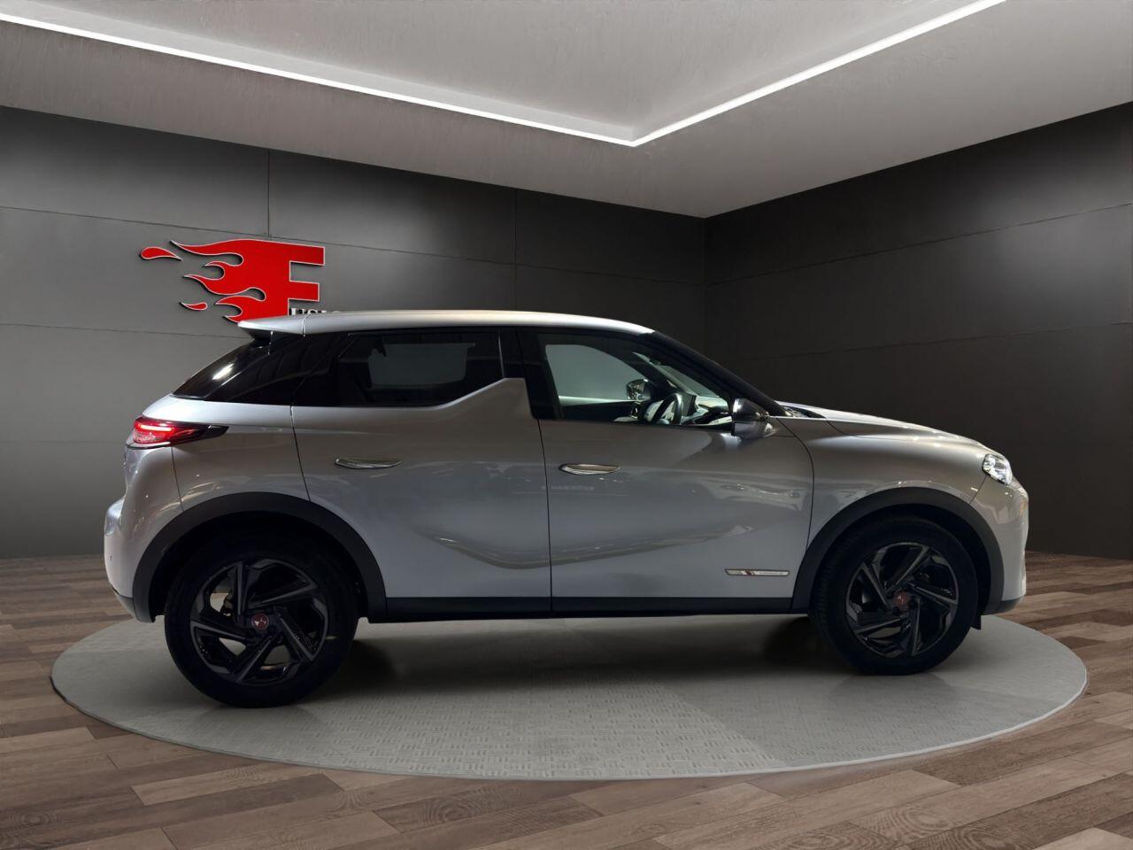 DS Automobiles DS 3 Crossback view 8