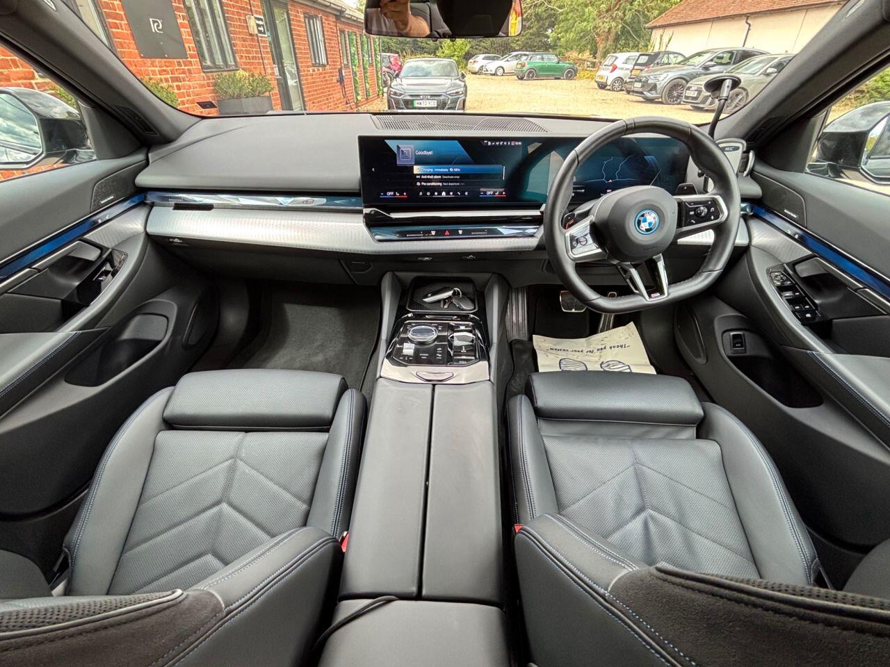 BMW 5 Series view 8
