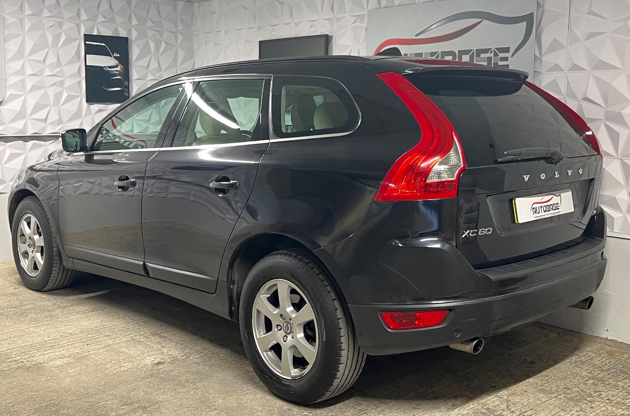 Volvo XC60 view 5