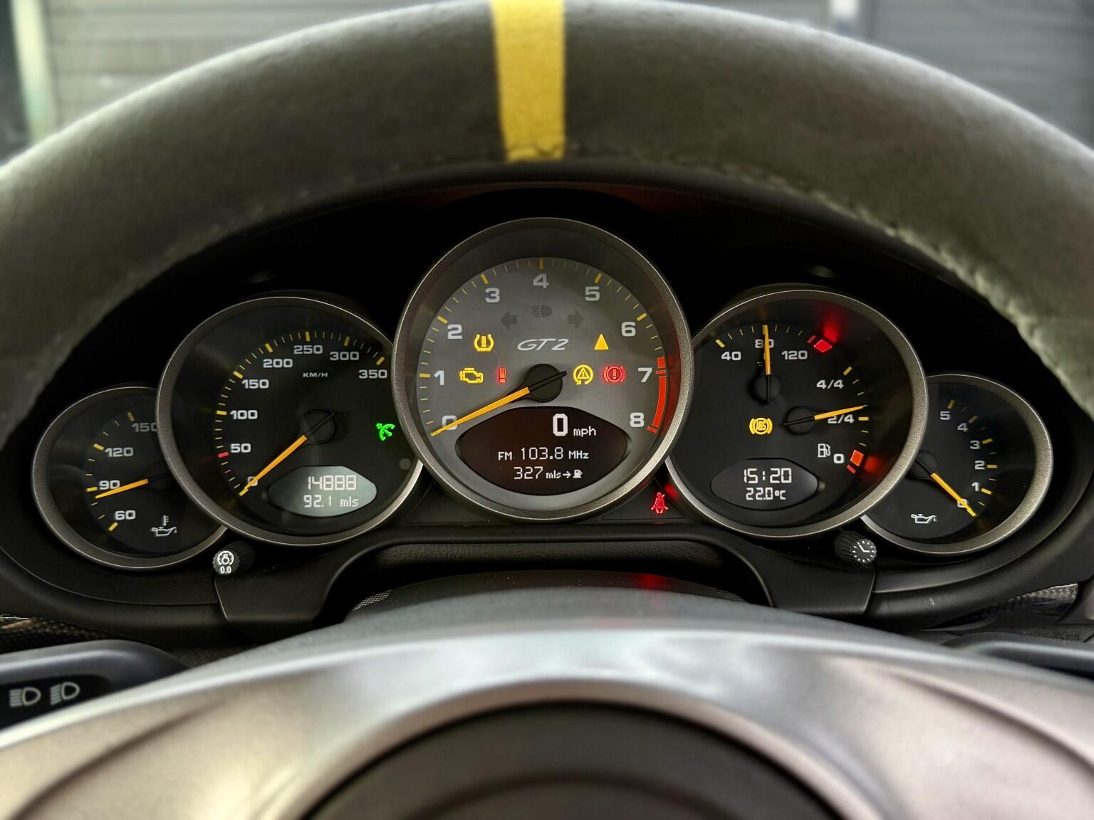 Porsche 911 view 74