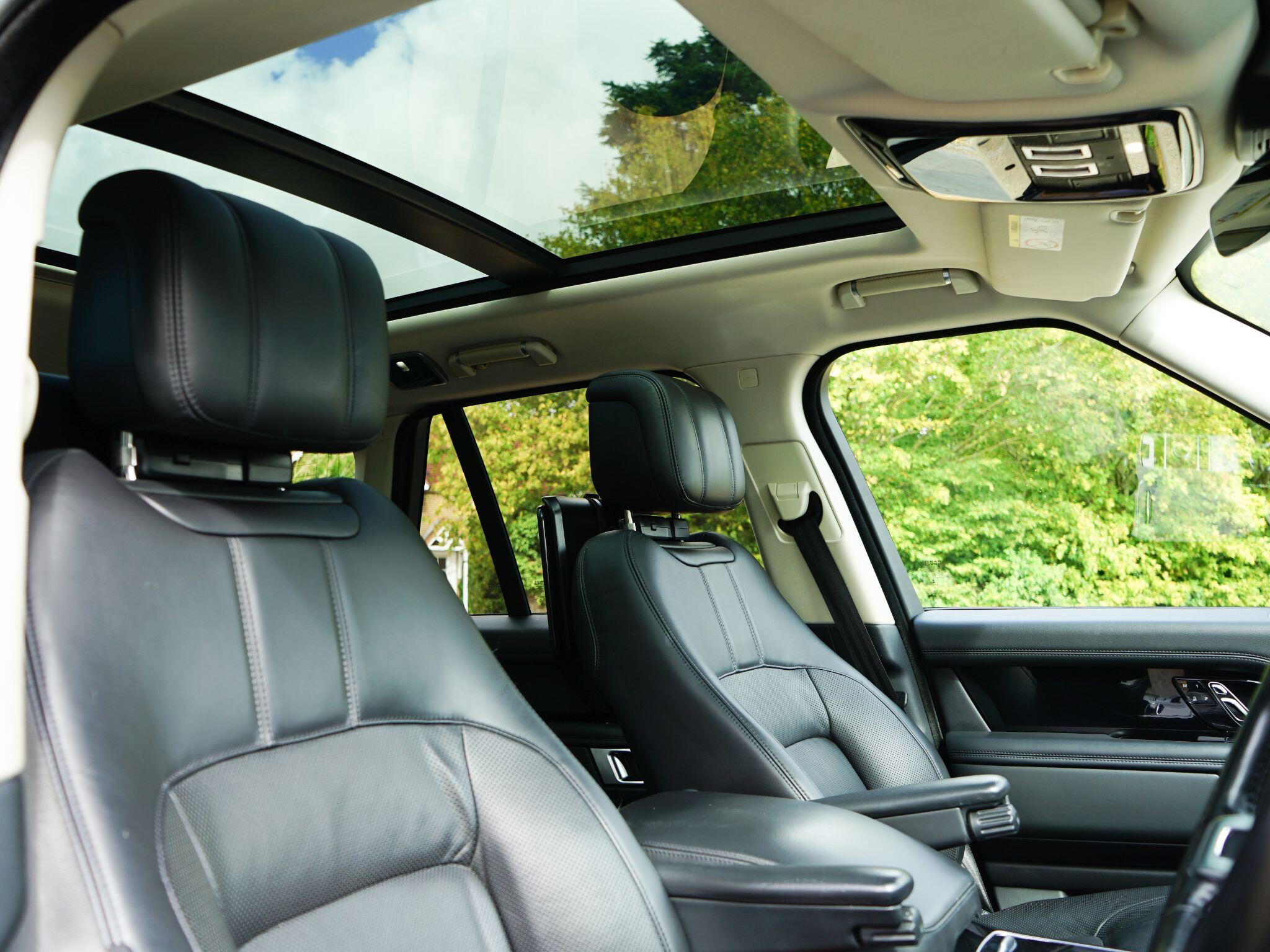 Land Rover Range Rover view 24
