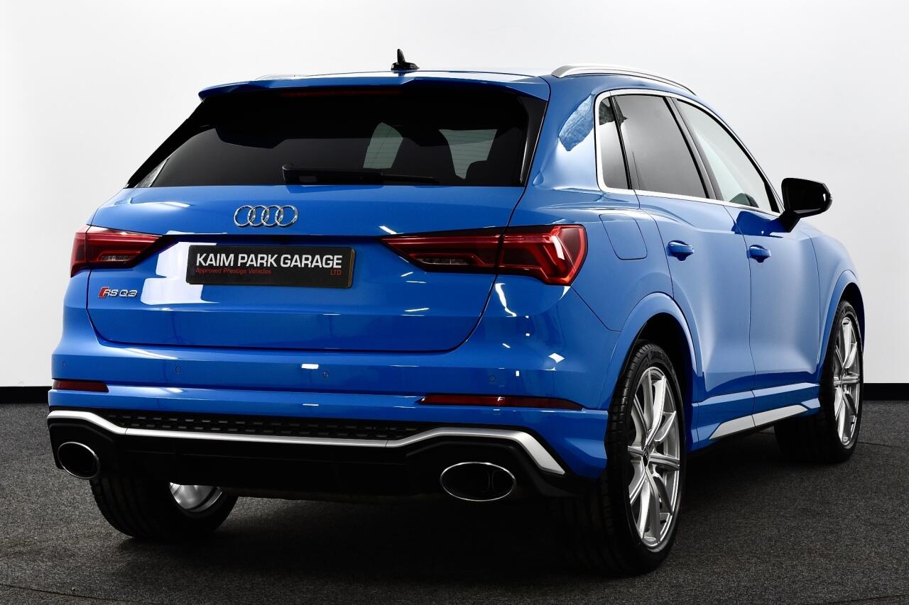 Audi RS Q3 view 10