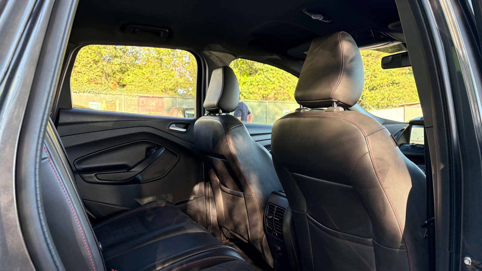 Ford Kuga view 10