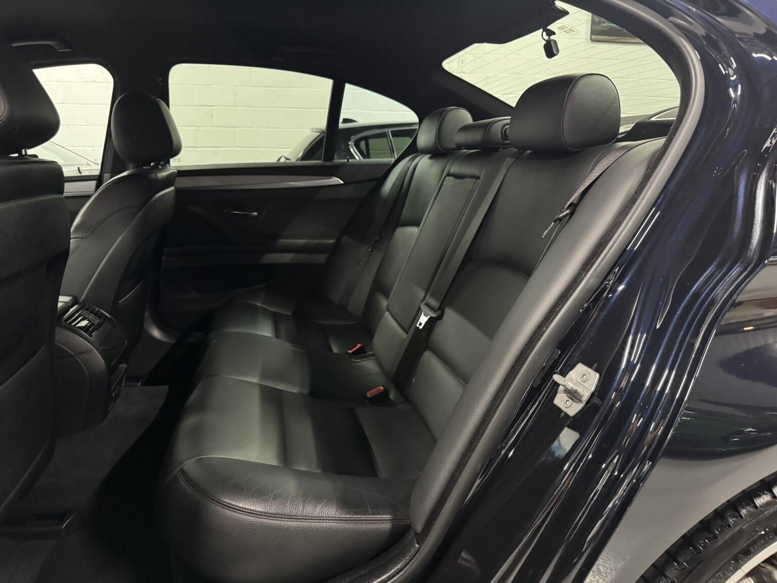 BMW 5 Series view 24