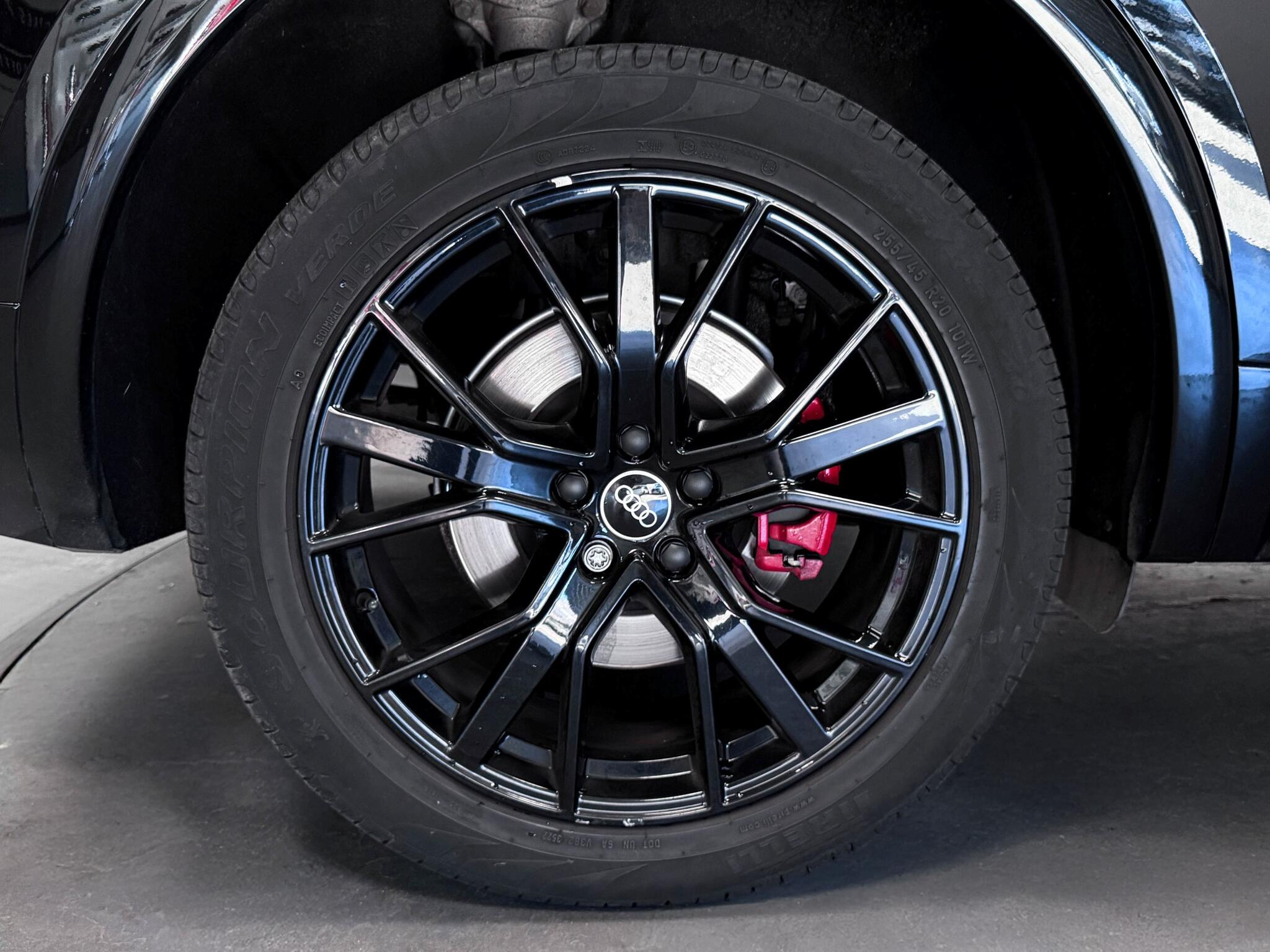 Audi Q5 view 56