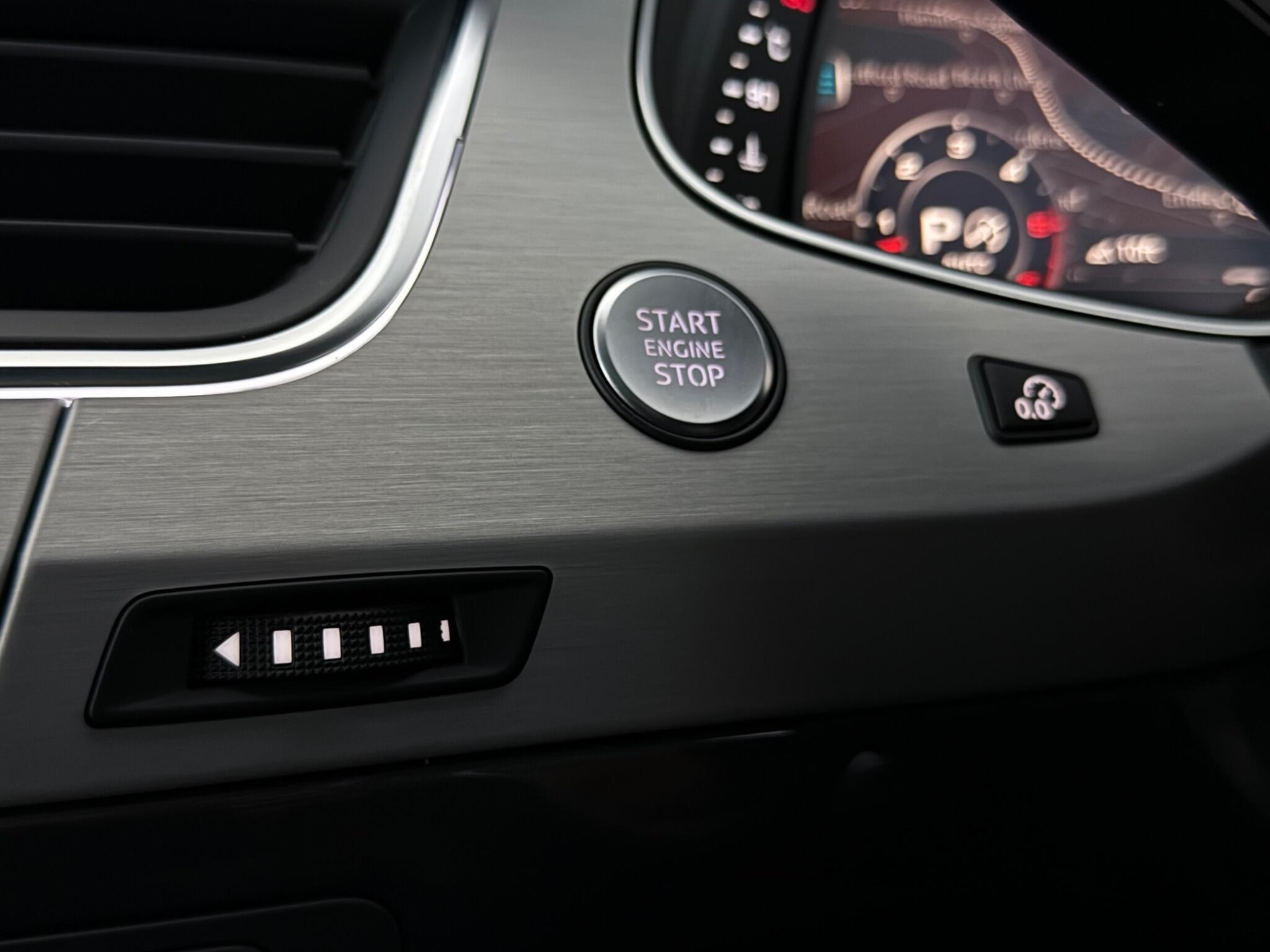 Audi Q7 view 18