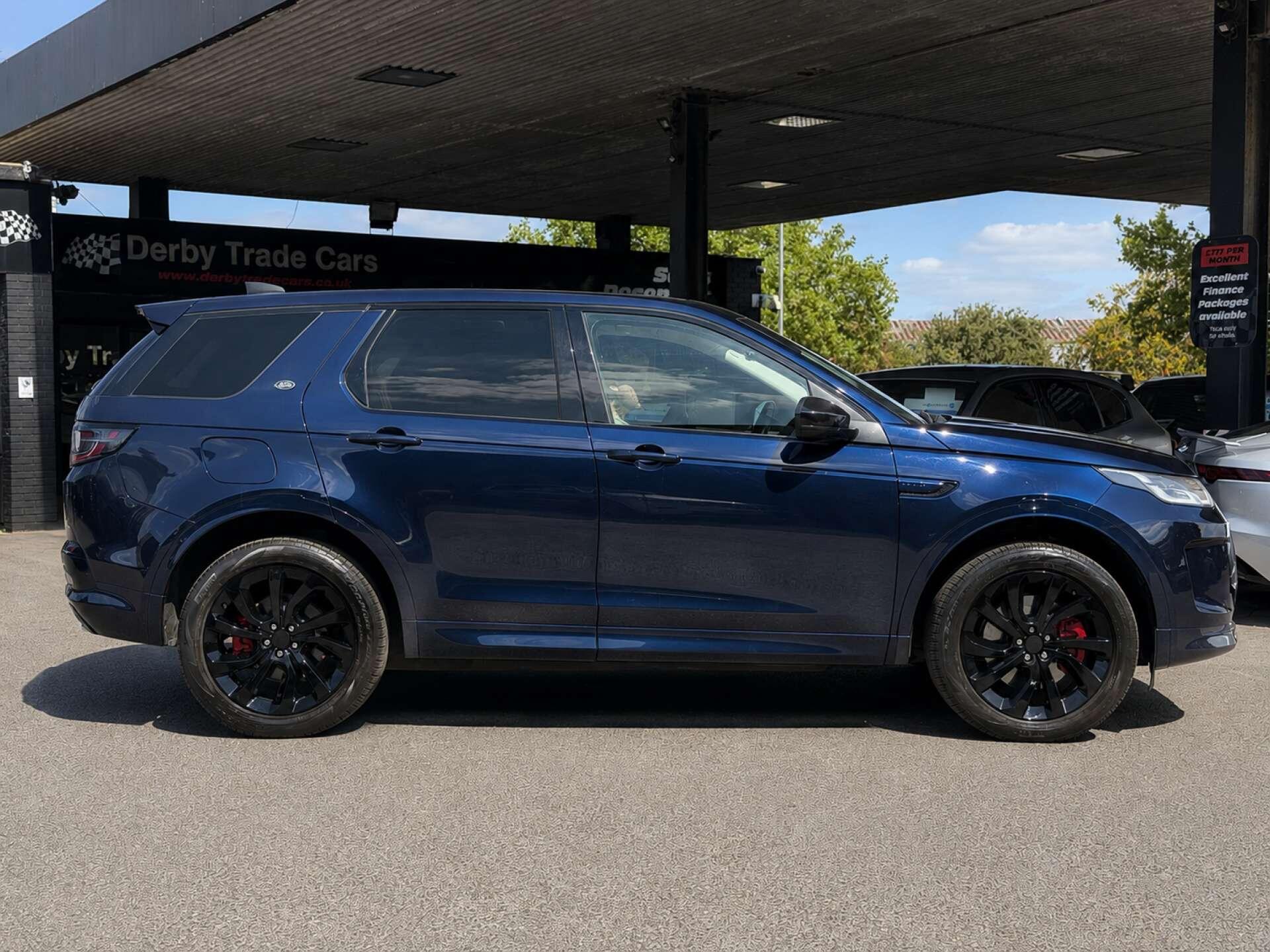 Land Rover Discovery Sport view 8