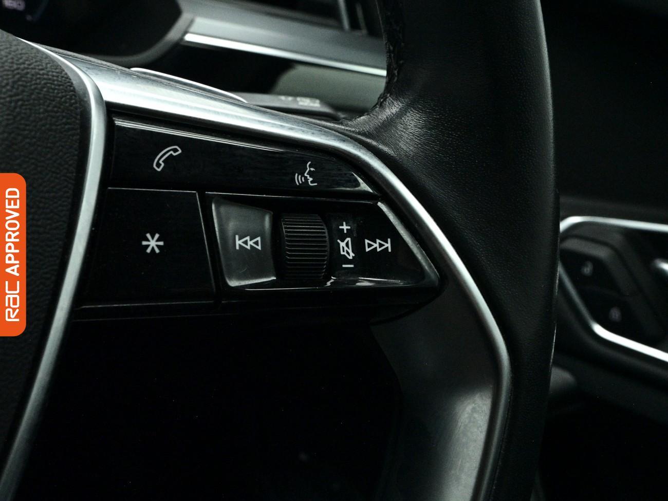 Audi E-Tron view 24