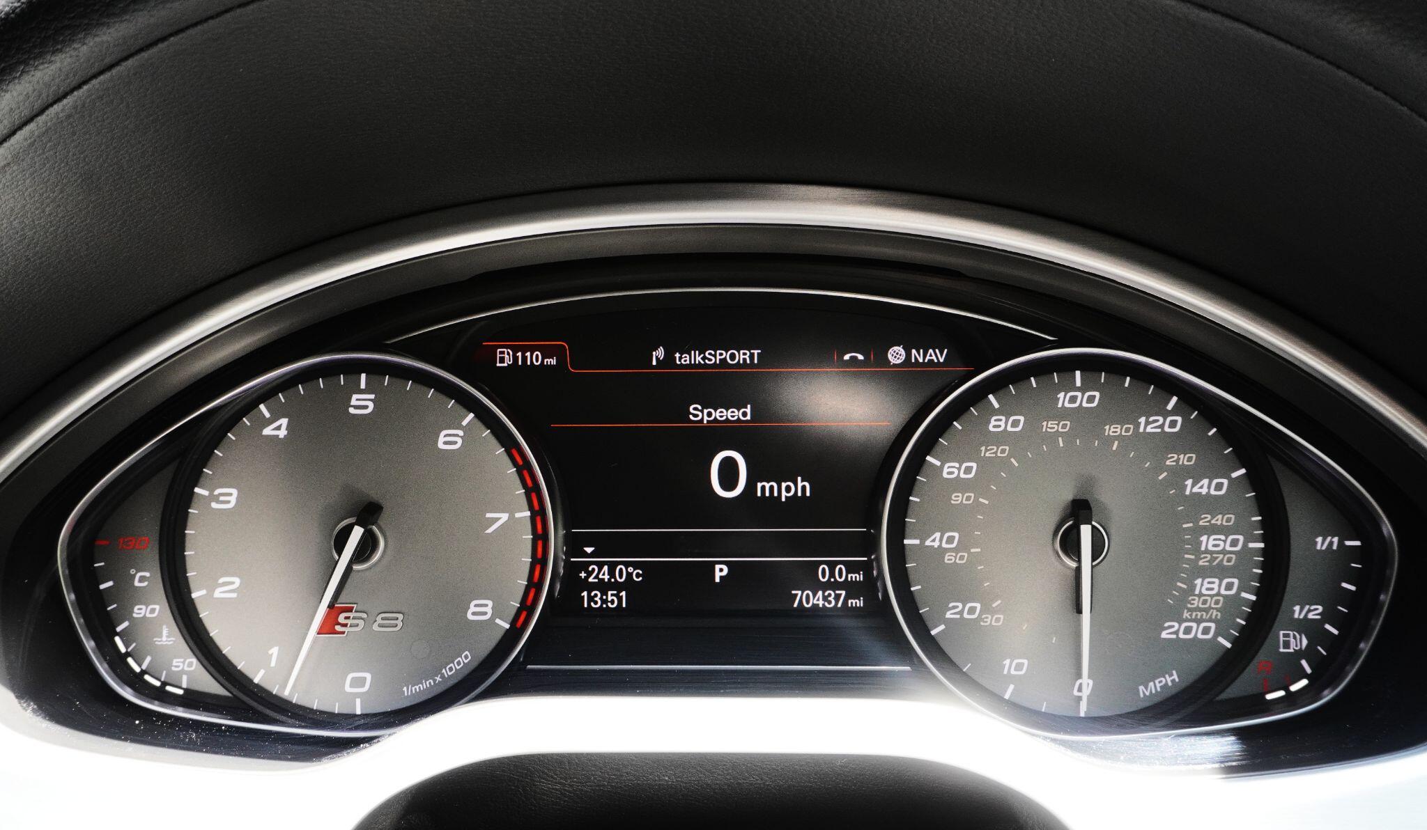 Audi S8 view 41