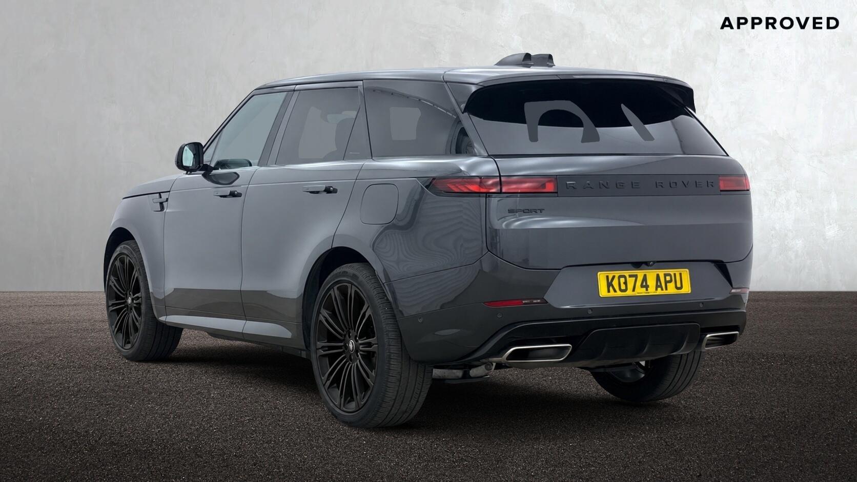Land Rover Range Rover Sport view 2