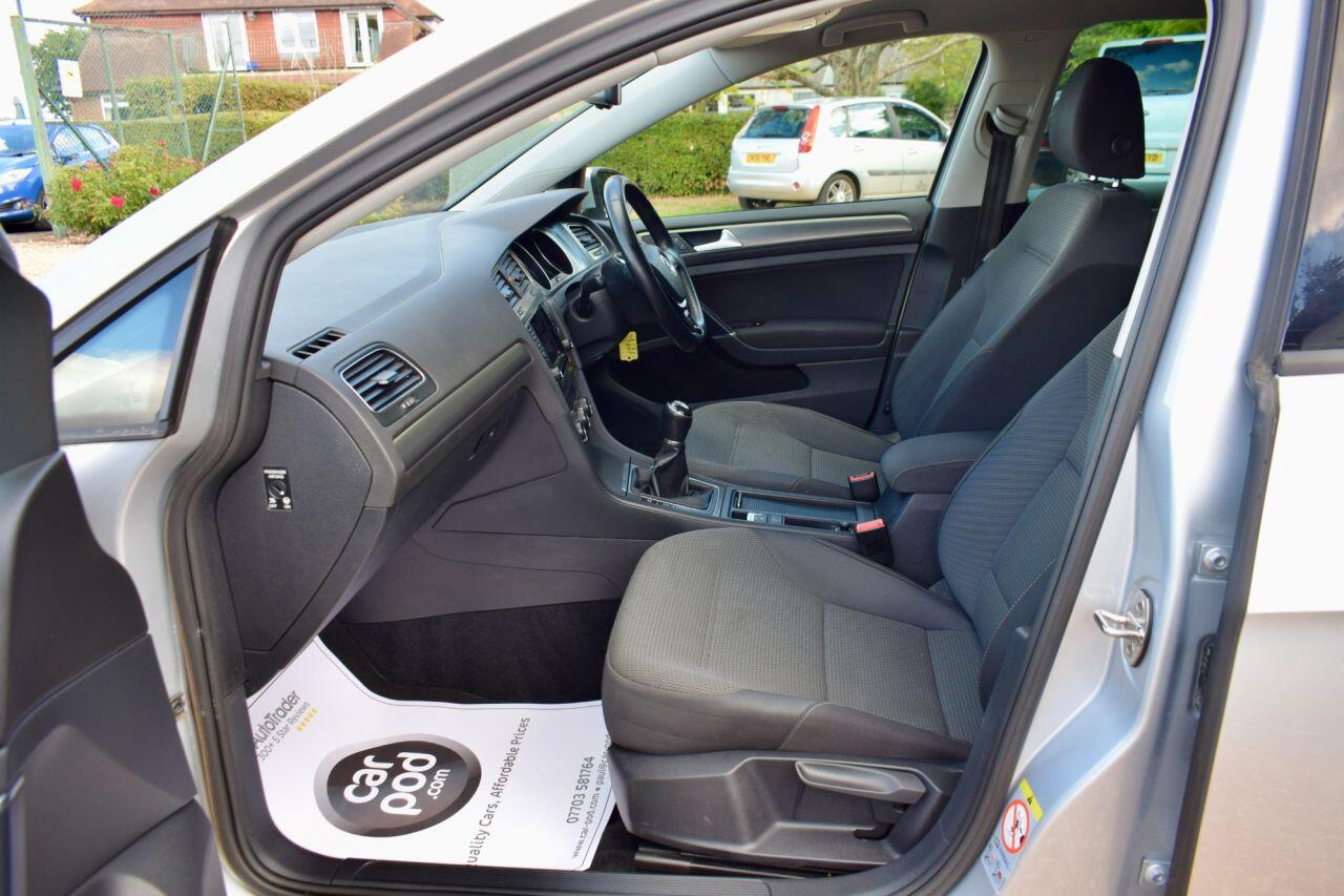 Volkswagen Golf view 36