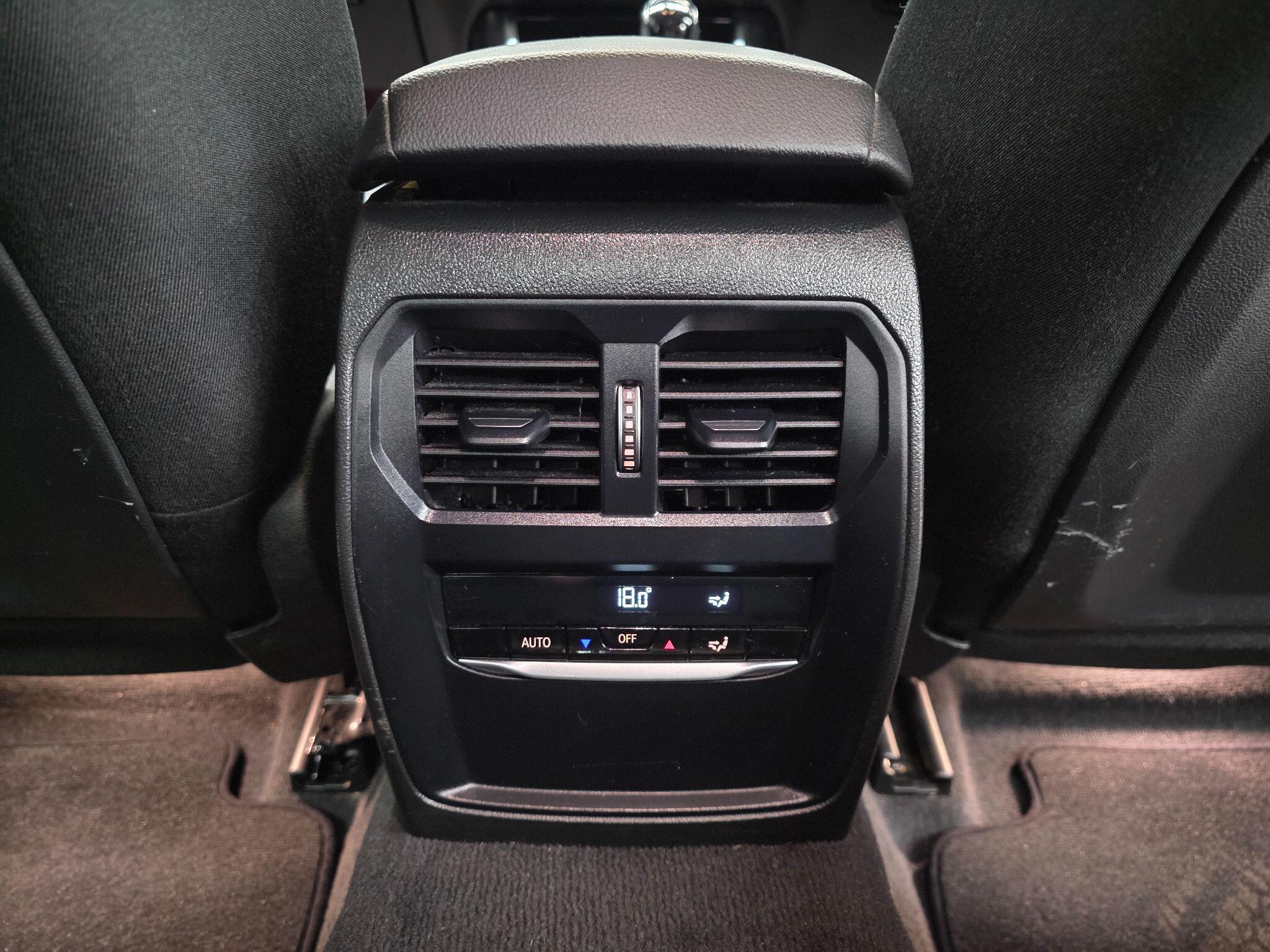 BMW 3 Series view 26