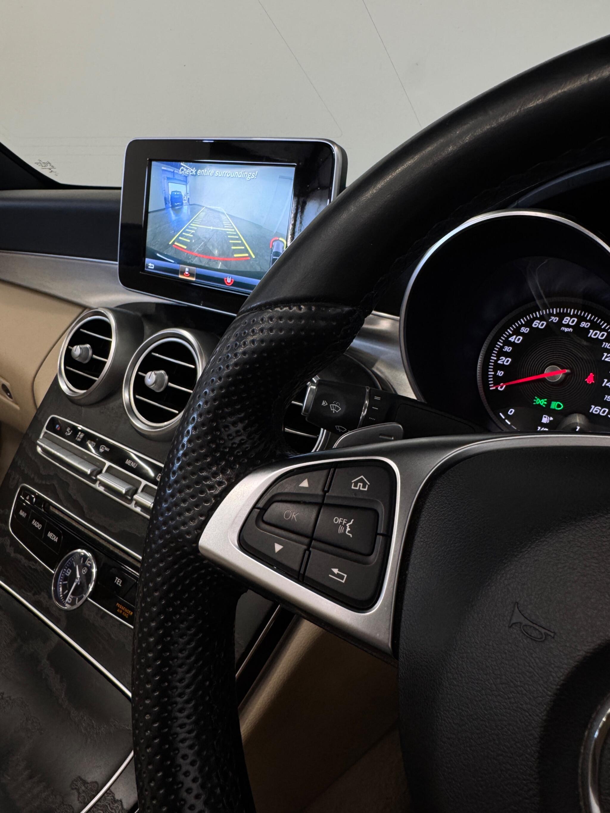 Mercedes-Benz C-Class view 26