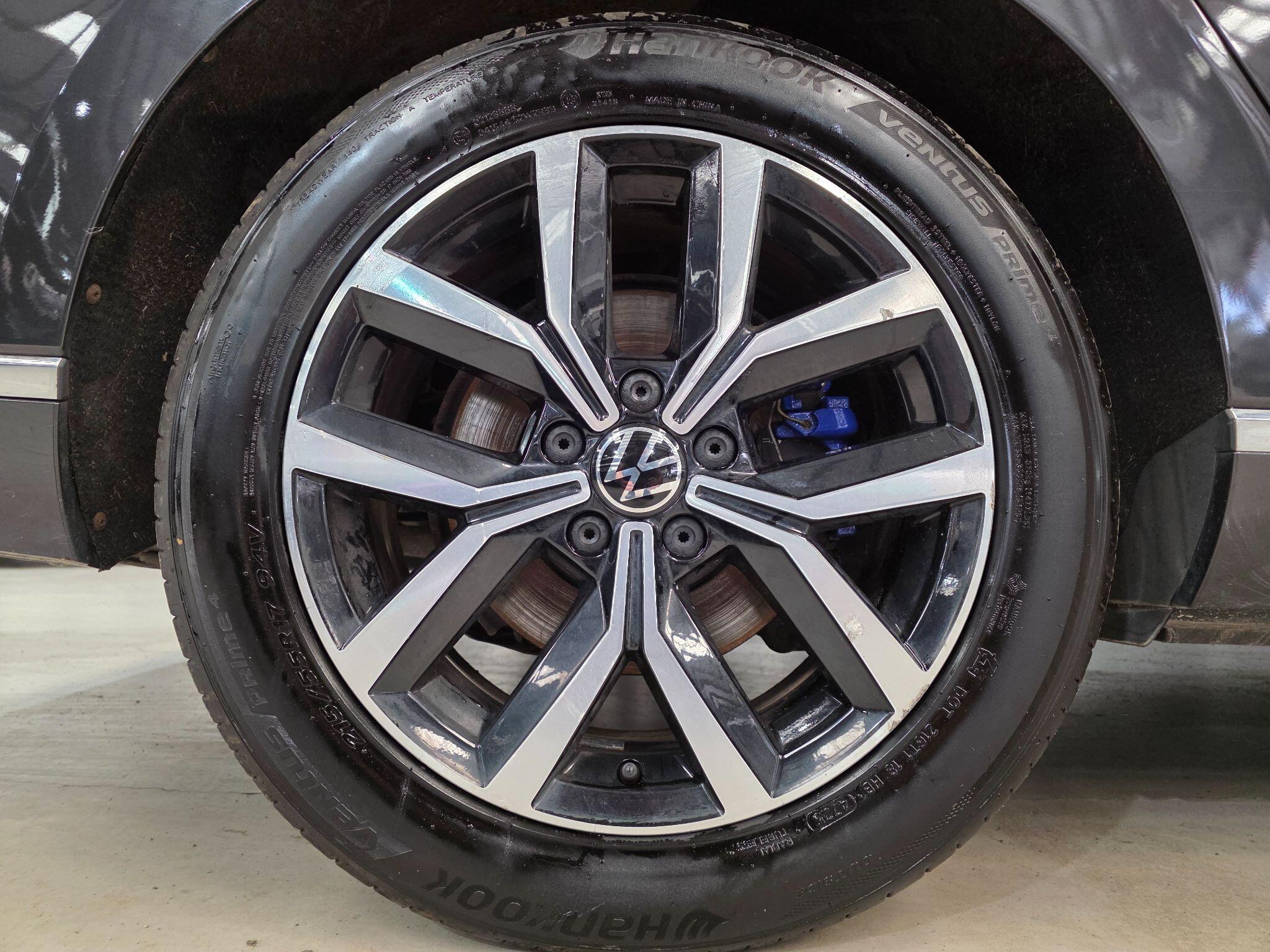 Volkswagen Passat view 29