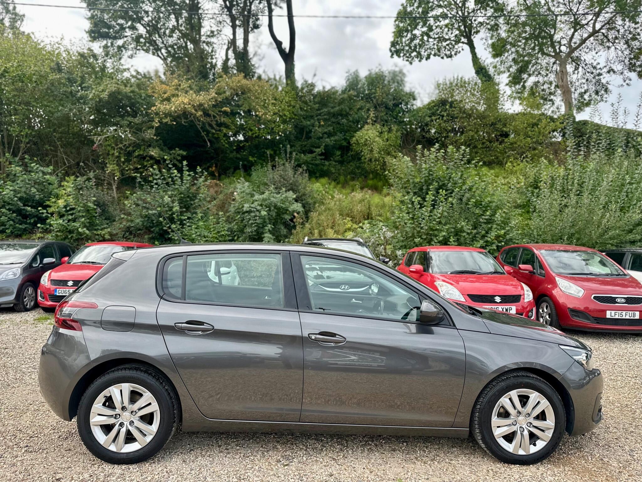 Peugeot 308 view 7