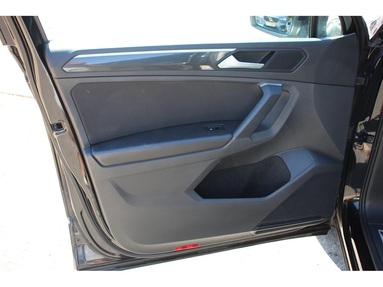 Volkswagen Tiguan view 33