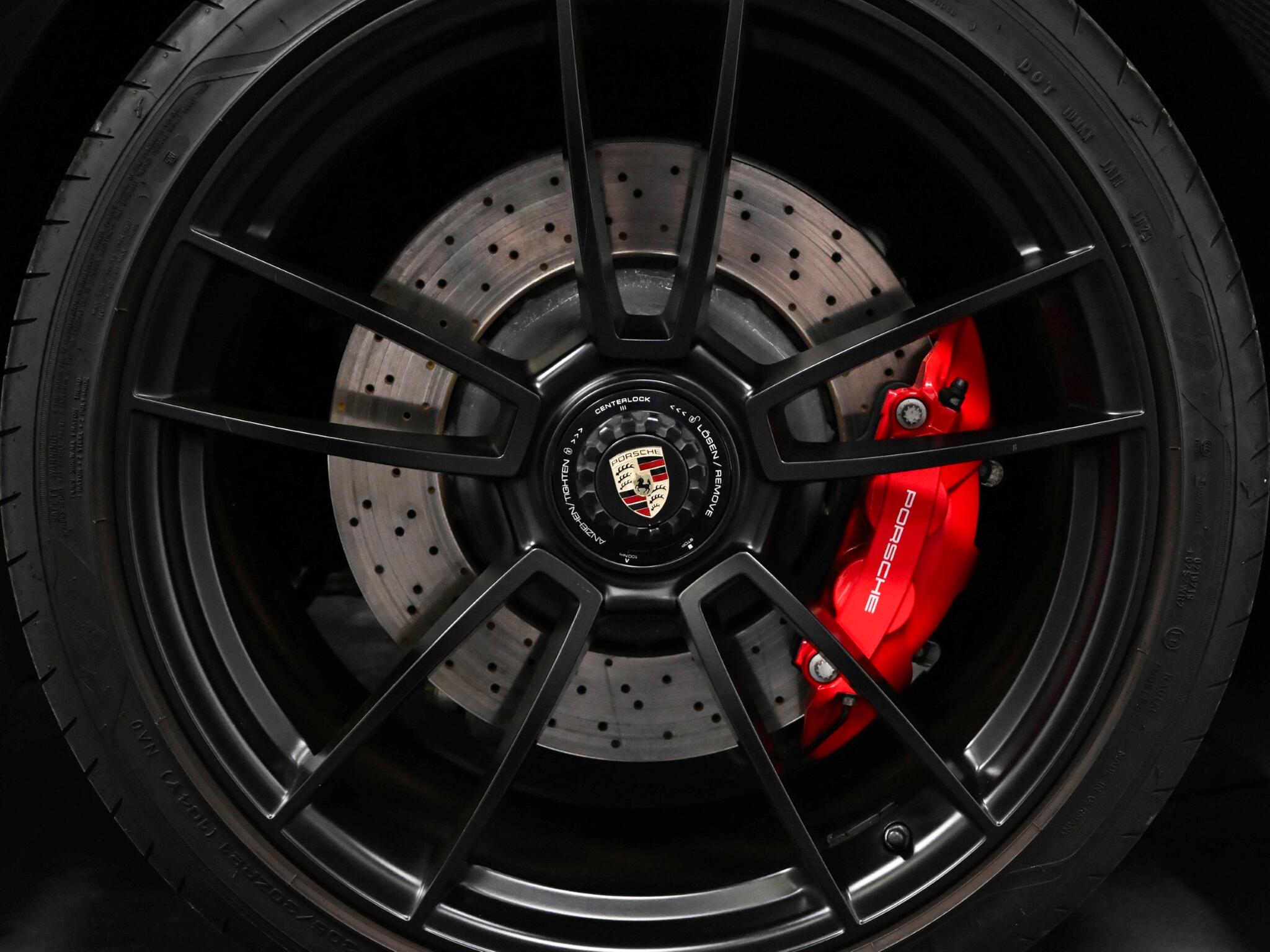 Porsche 911 view 22
