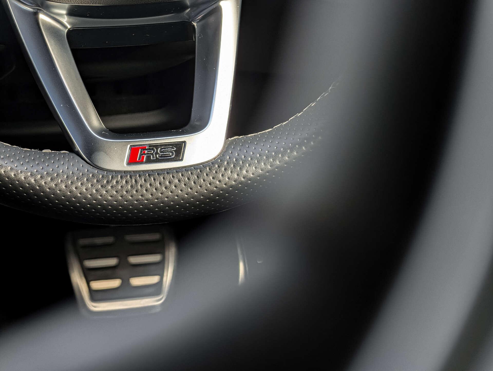 Audi RS4 view 33