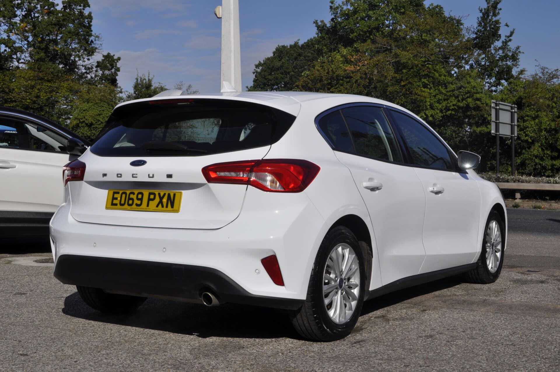 Ford Focus view 6