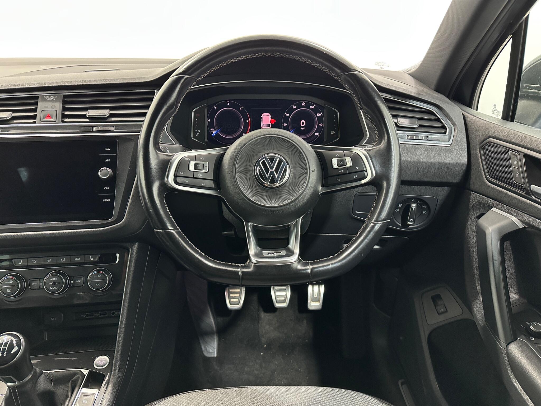 Volkswagen Tiguan view 13