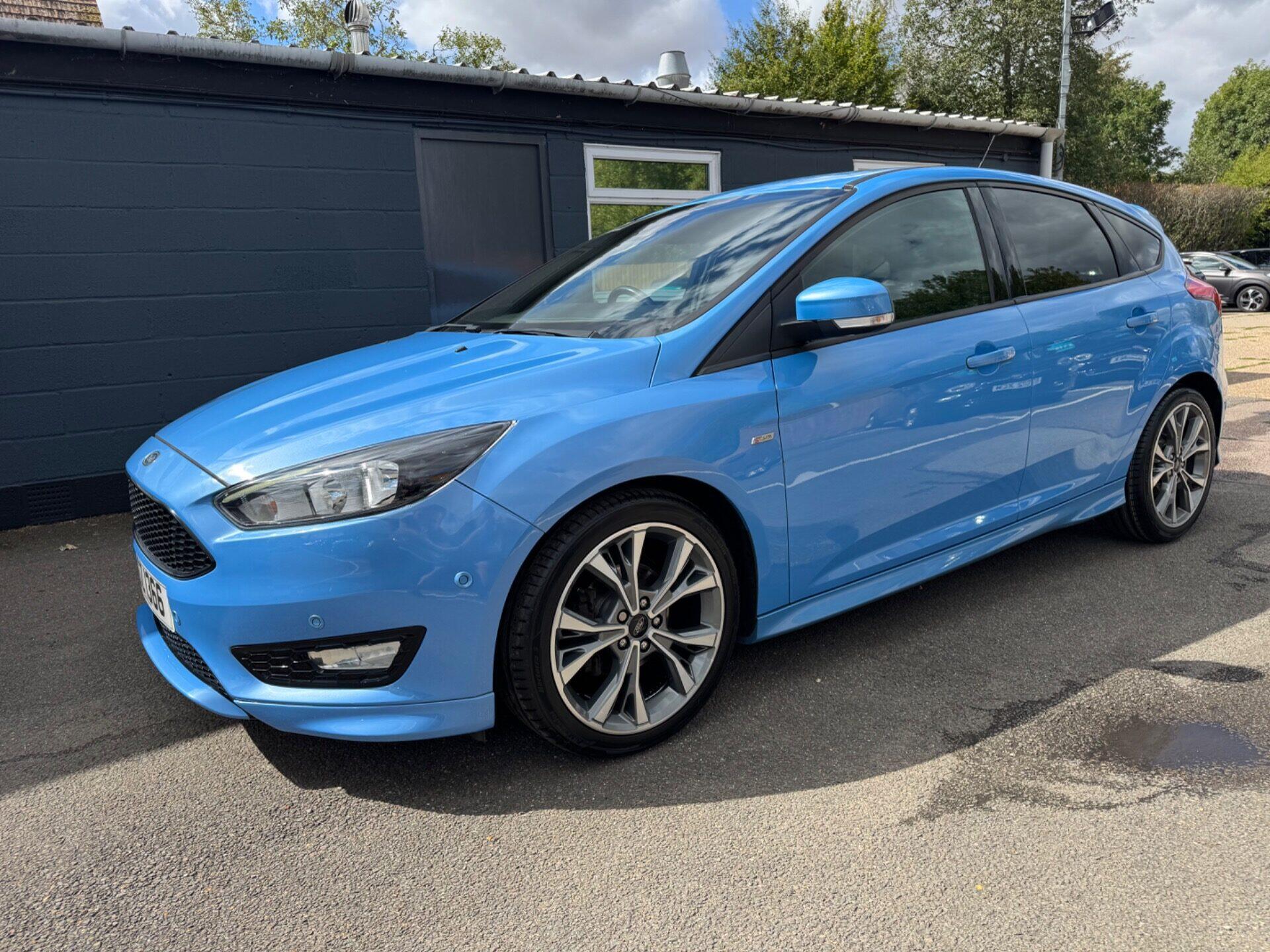 Ford Focus view 11