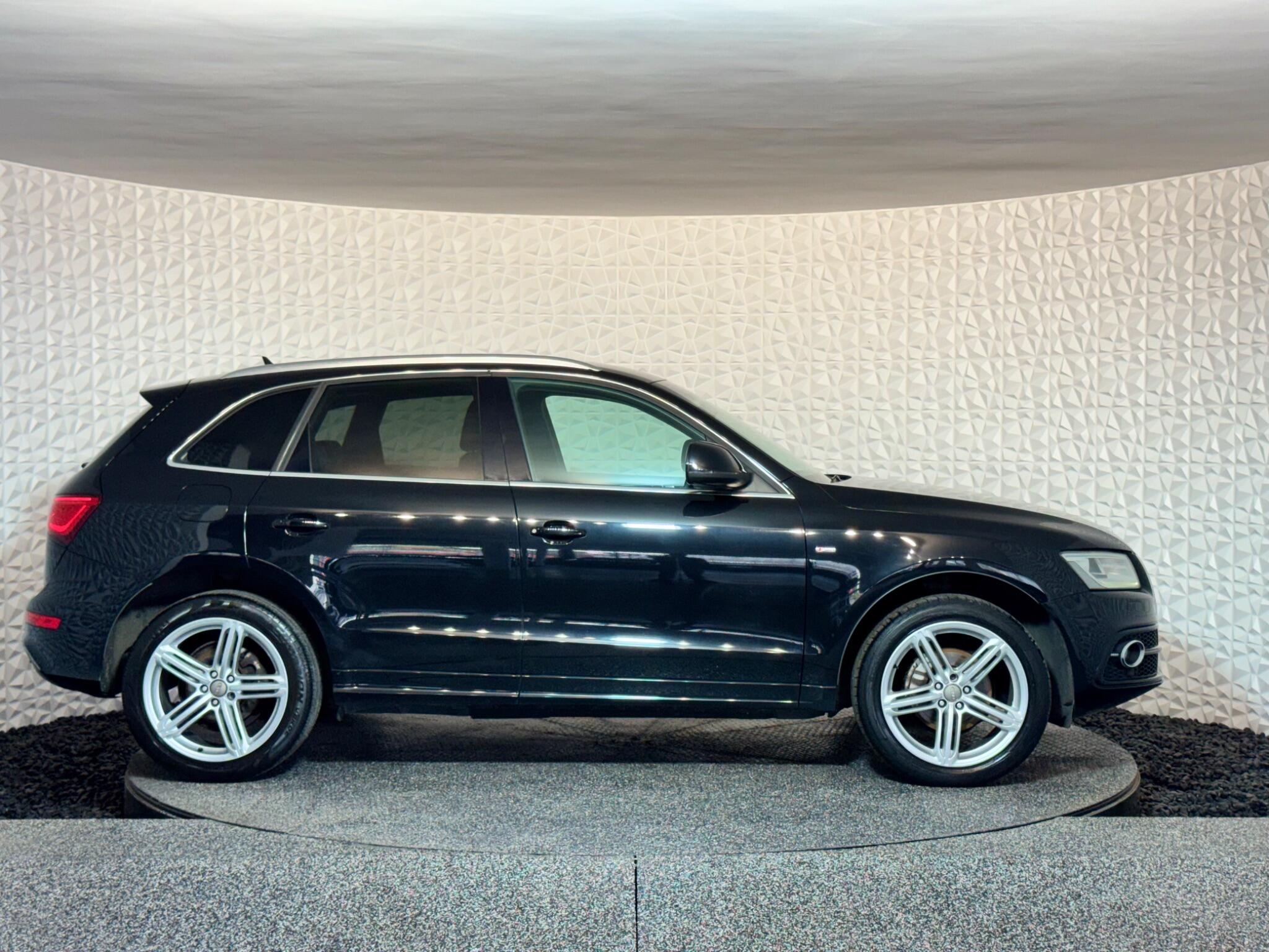 Audi Q5 view 6