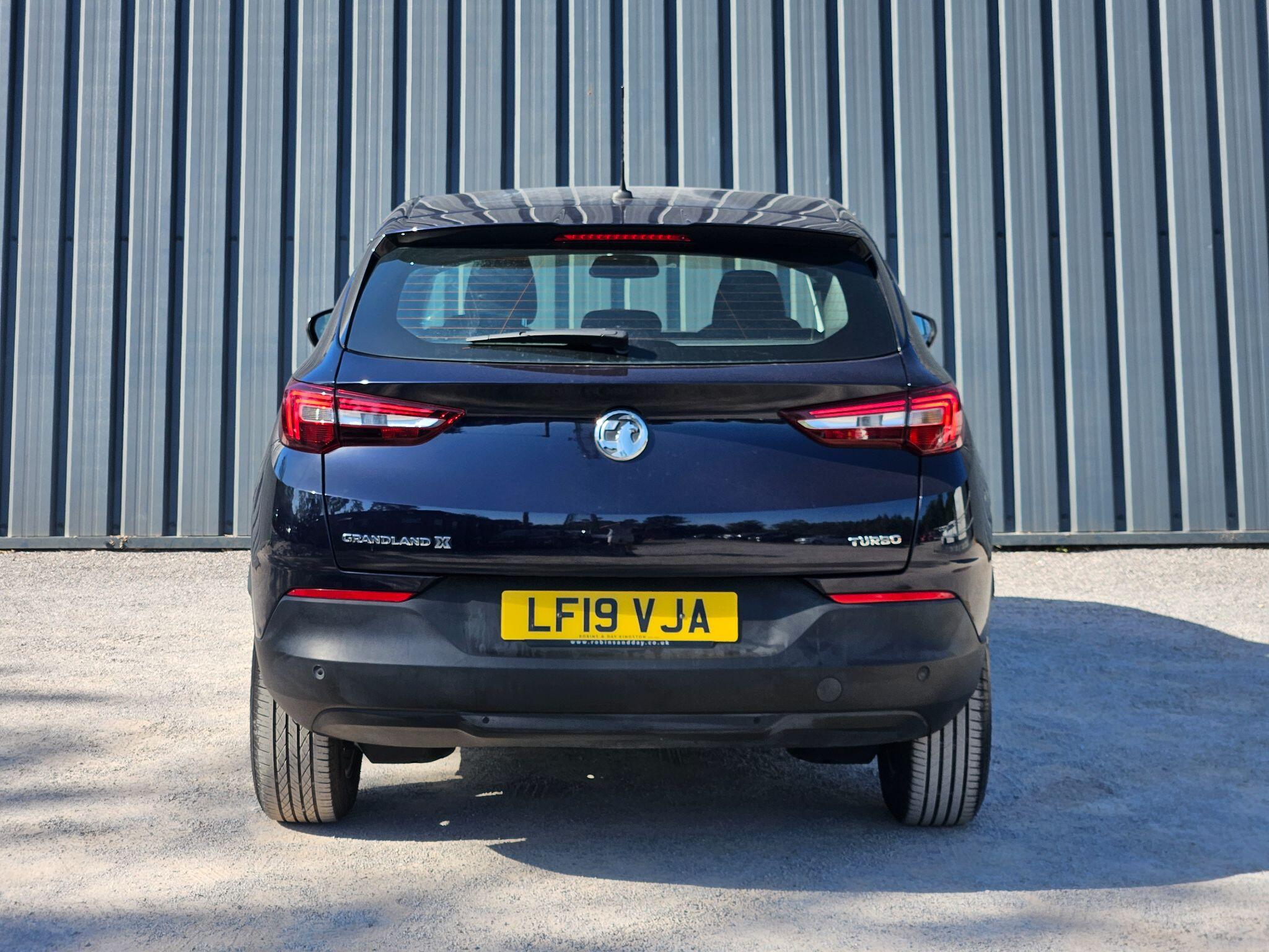 2019 Vauxhall Grandland X image 13