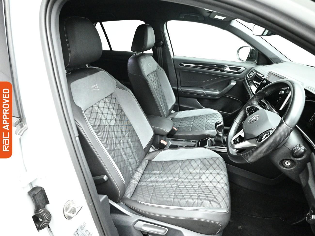 Volkswagen T-Roc view 12