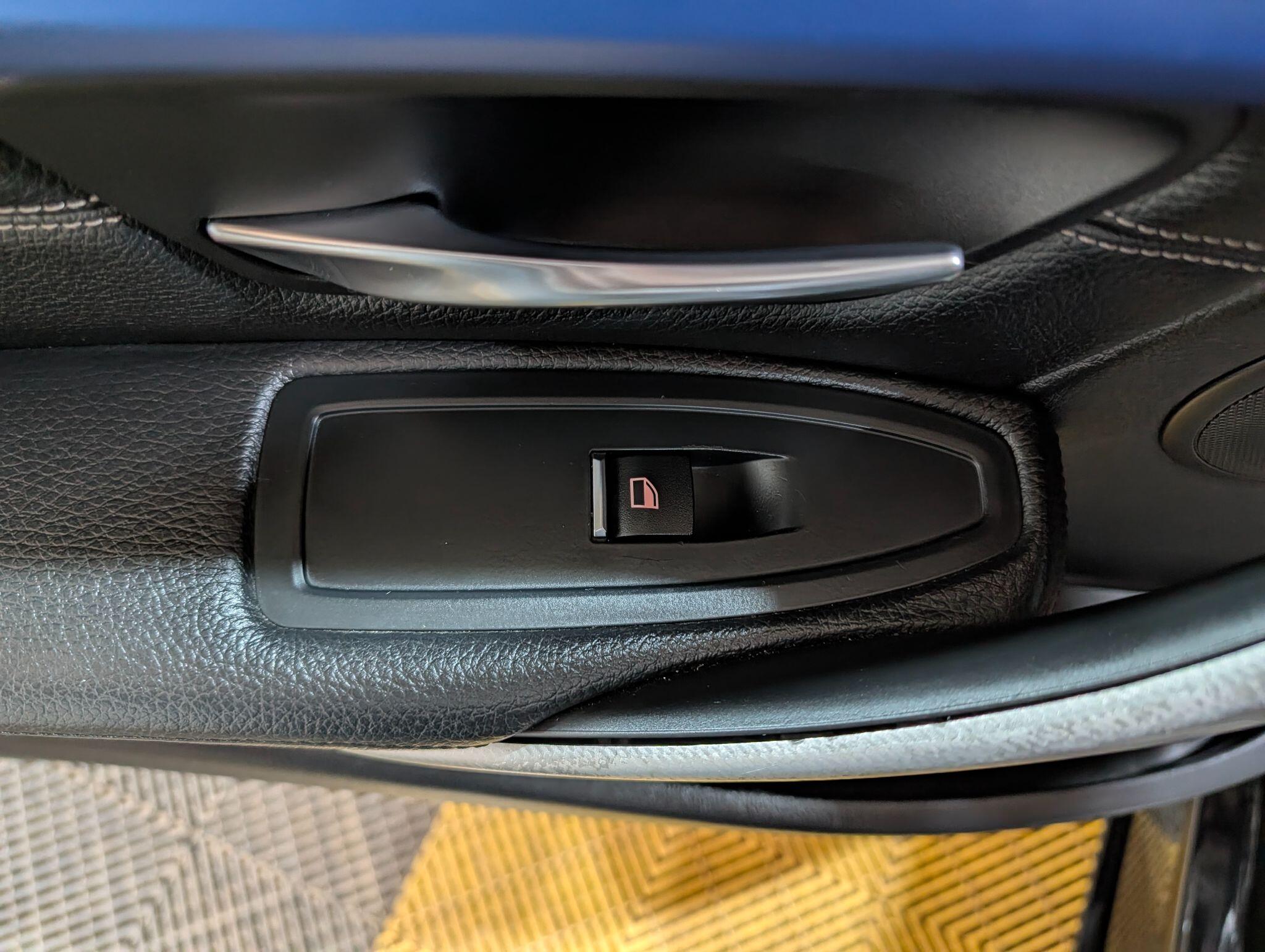 BMW 3 Series view 39