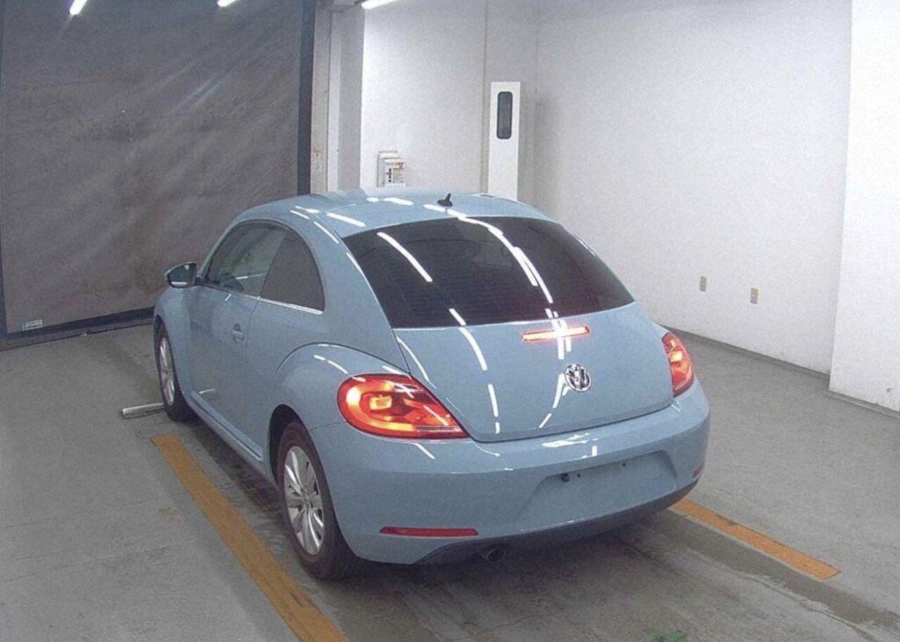 Volkswagen Beetle view 2