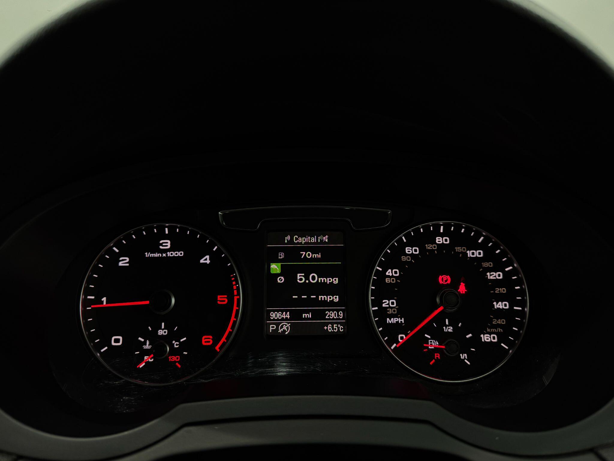 Audi Q3 view 48